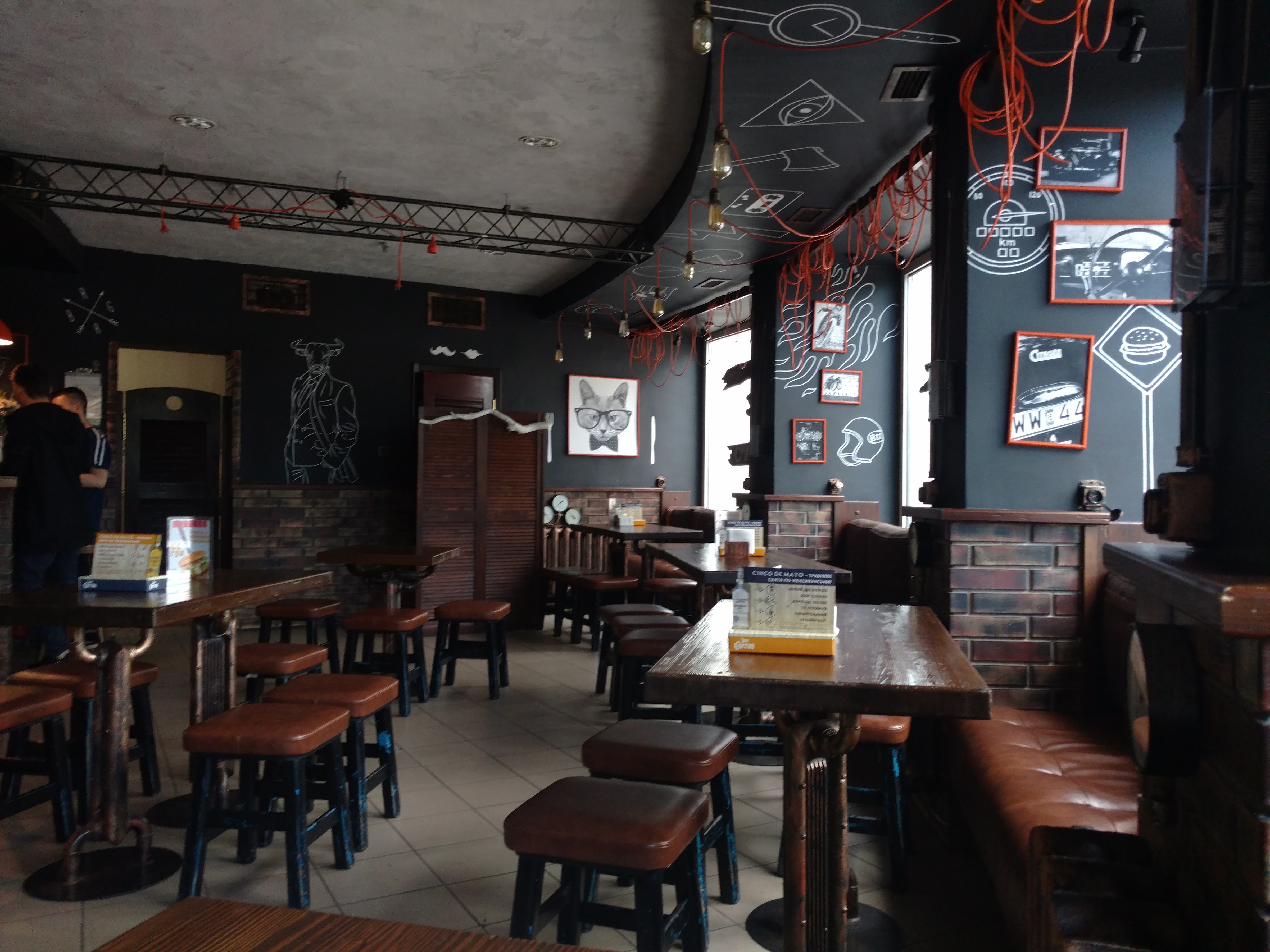 BistroClub - B11 image 1