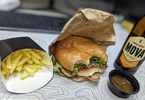 YO BURGER image 5
