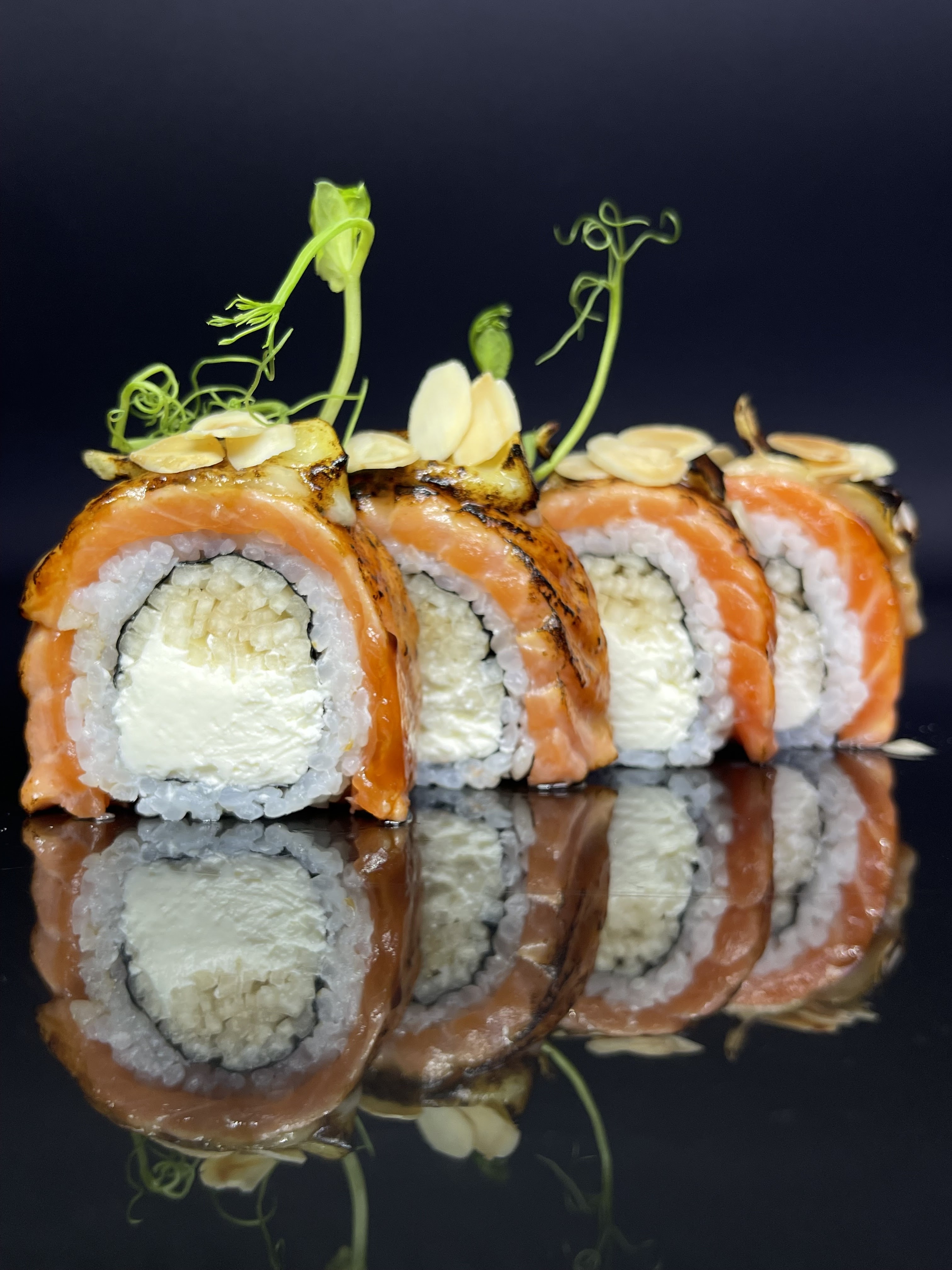 MOMENT sushi image 2