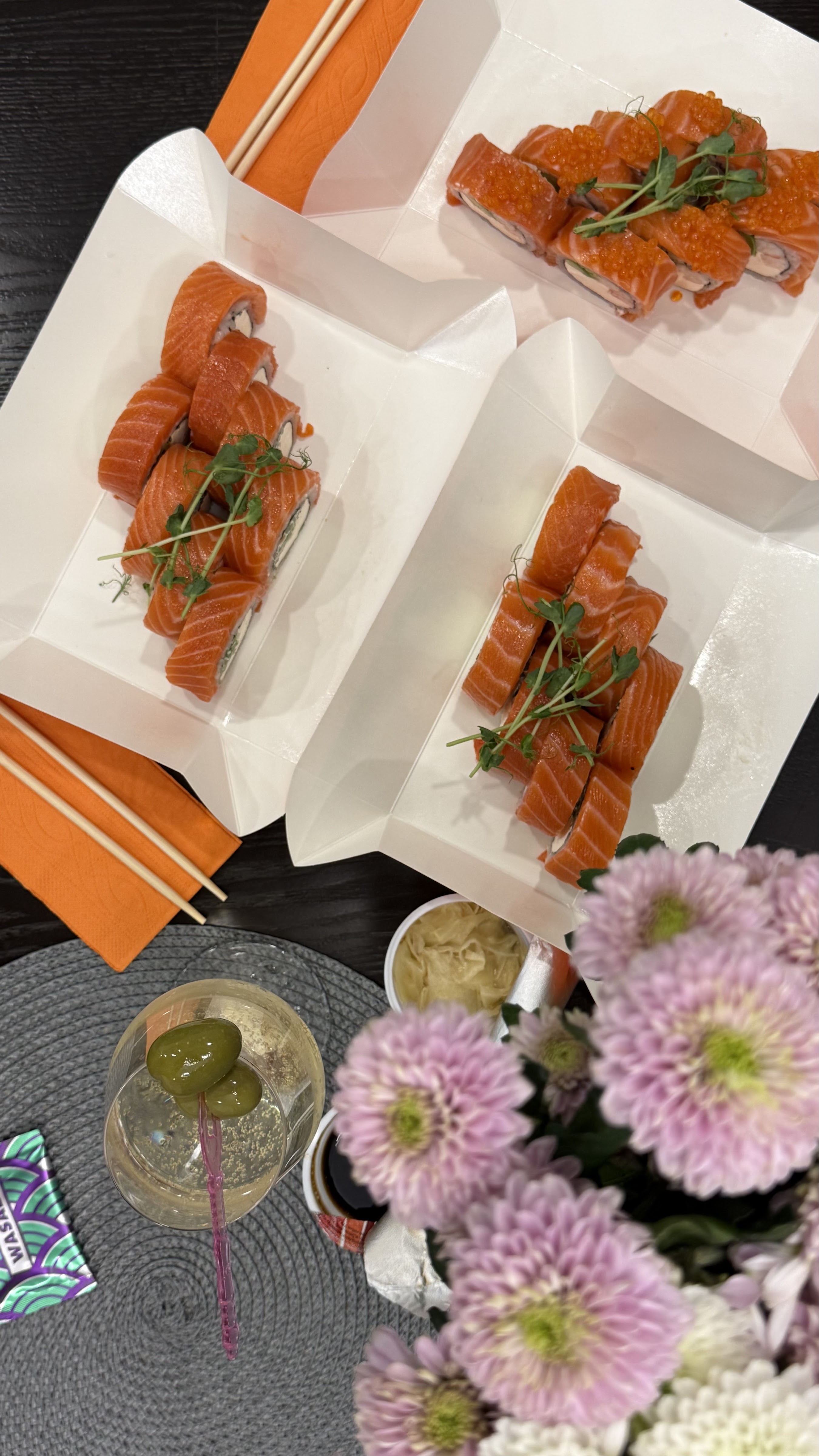 MOMENT sushi image 9