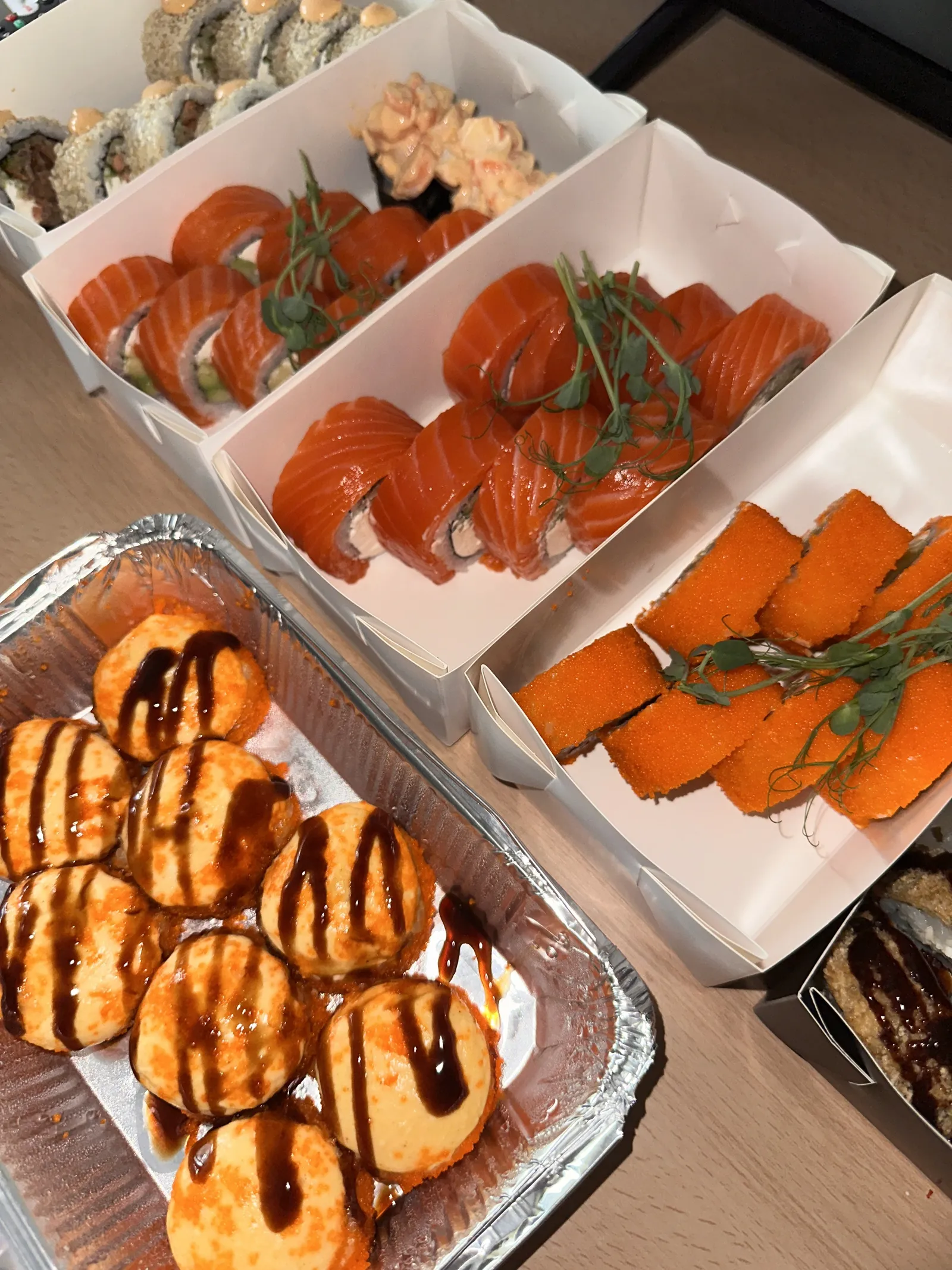 MOMENT sushi image 10