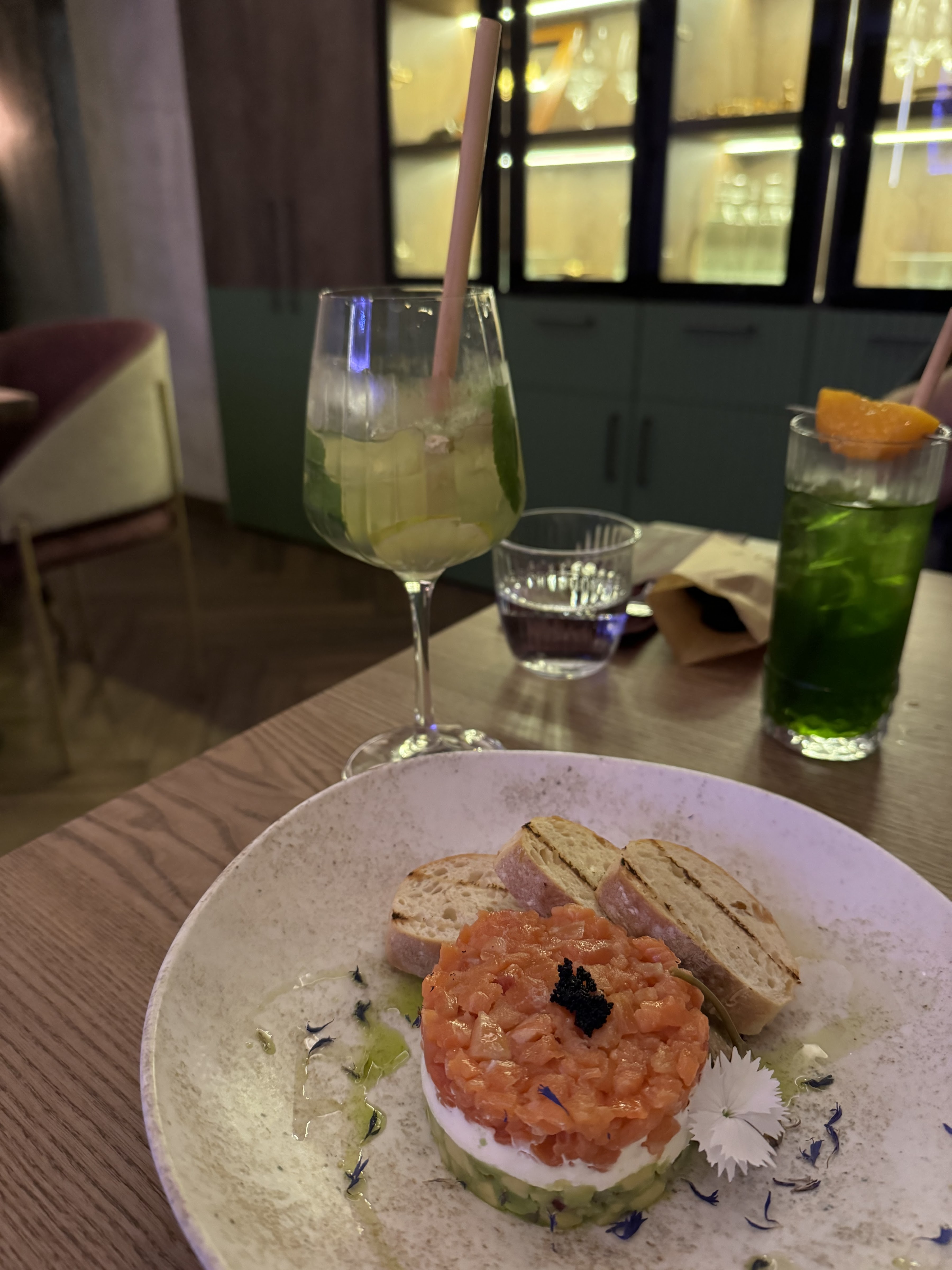 restobar KULT of pleasure image 9