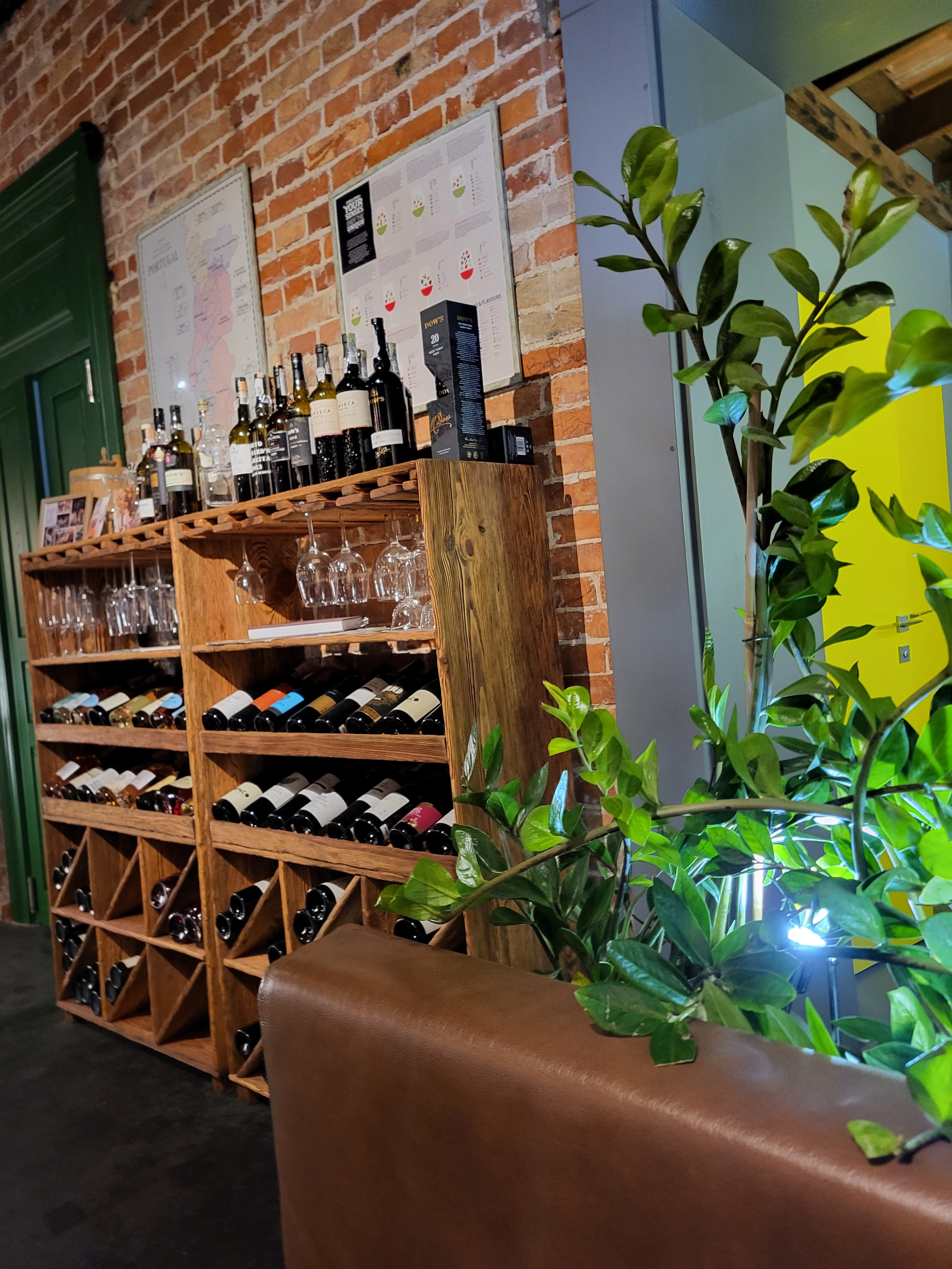 Alfama - португальський ресторан image 7