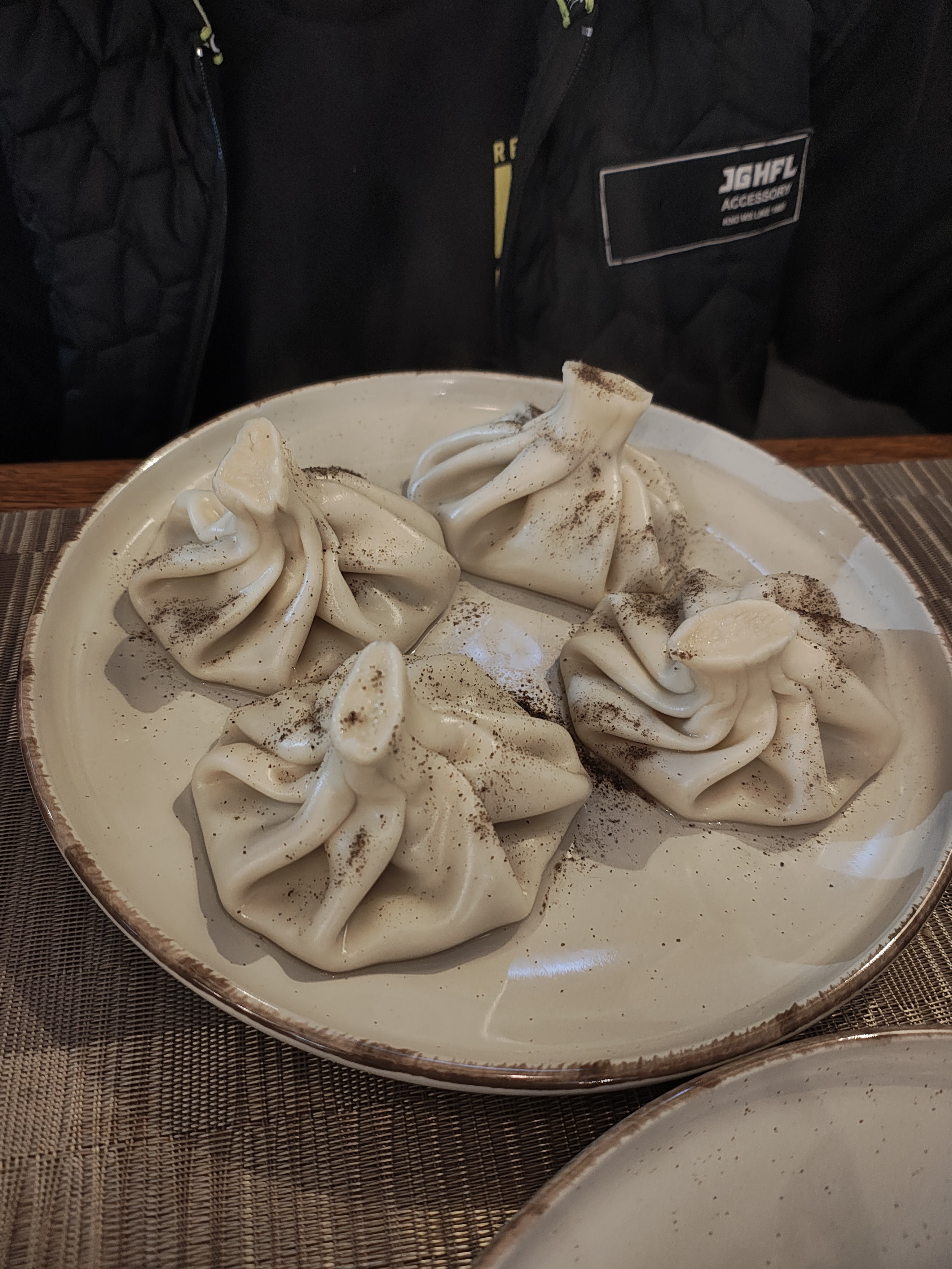 Khinkalʹna Khata Vid Elen image 3