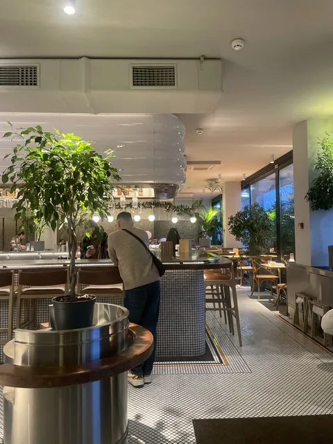 LUMO BISTRO image 5