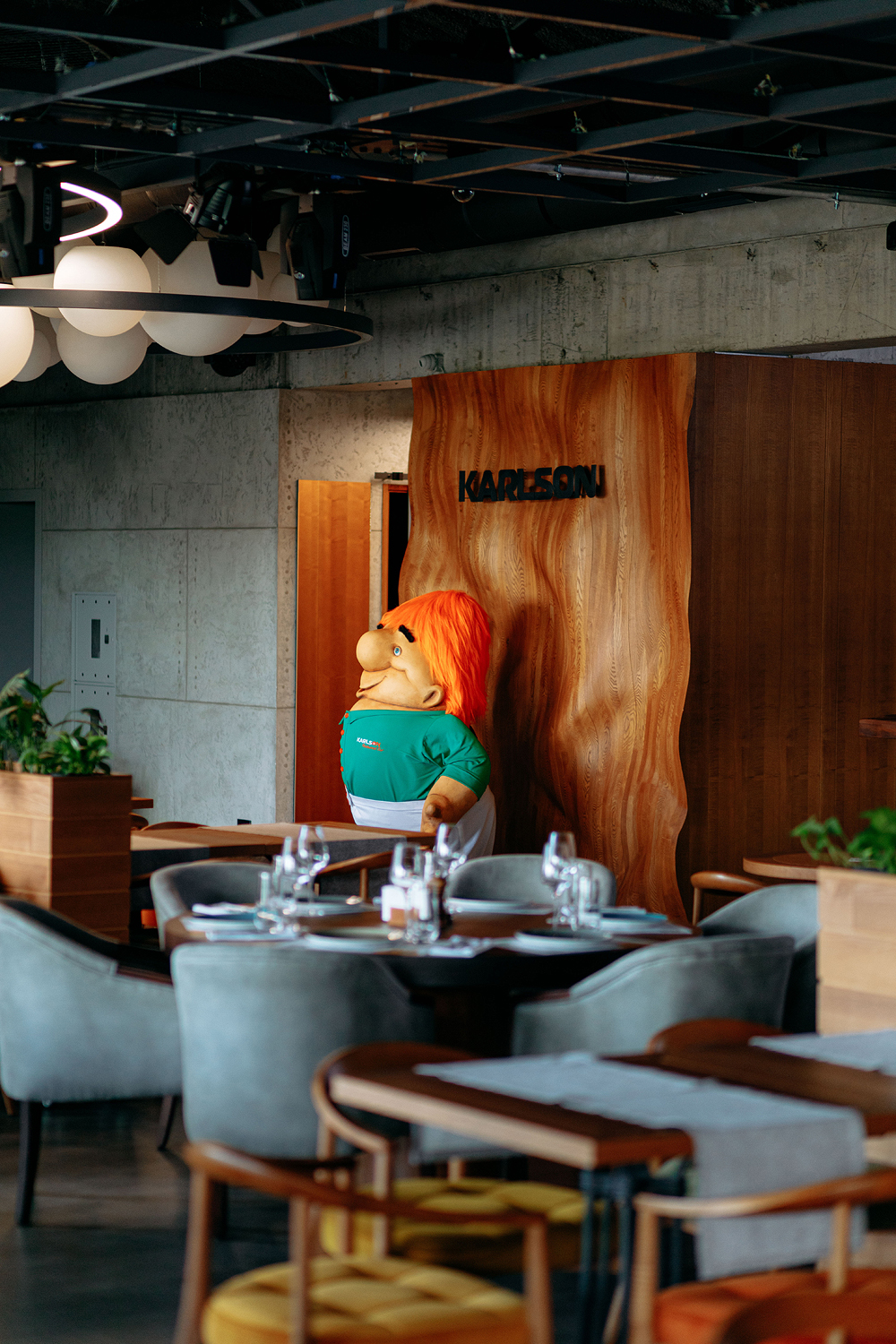 Karlson Party Bar image 1