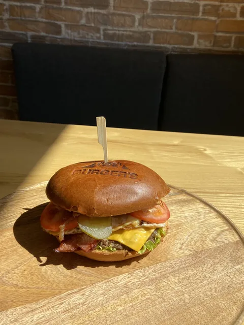 Enot Burger's image 3