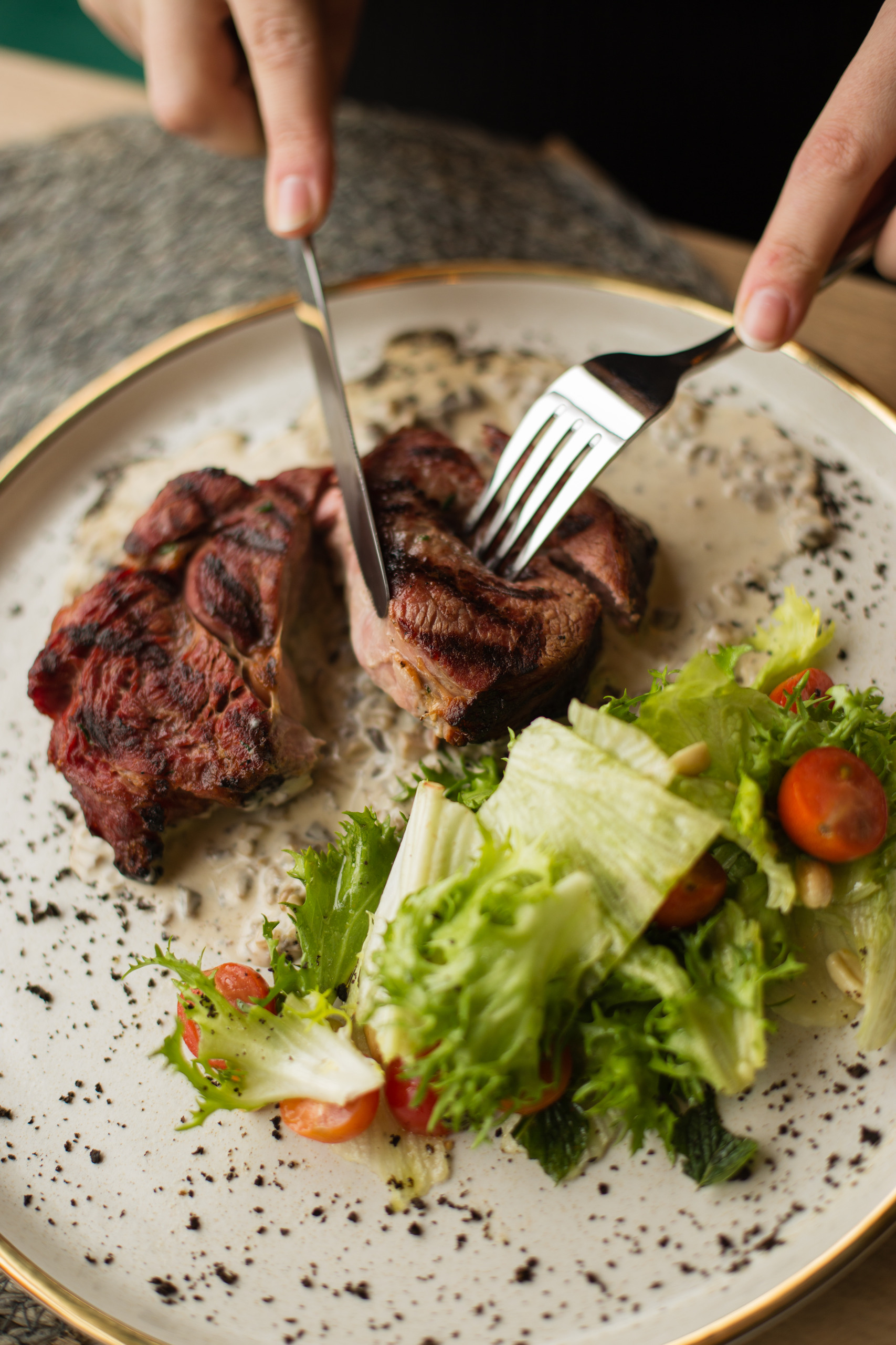 GARDEN restobar image 10