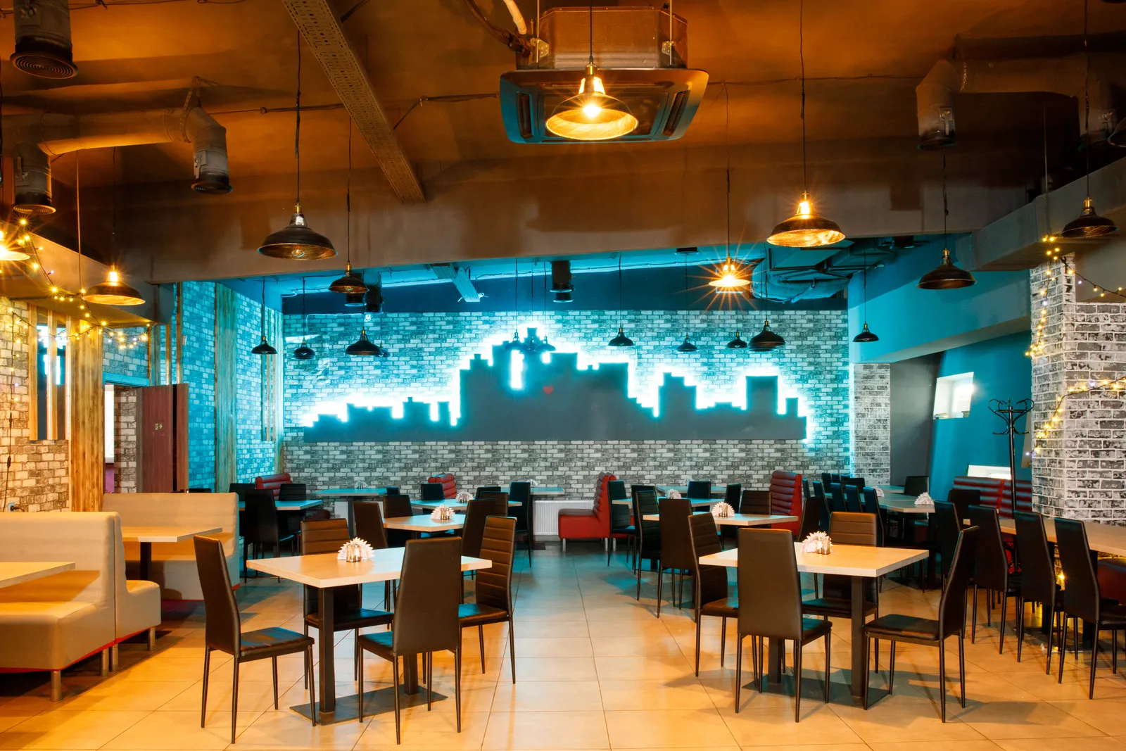 Rise cafe&bar image 1