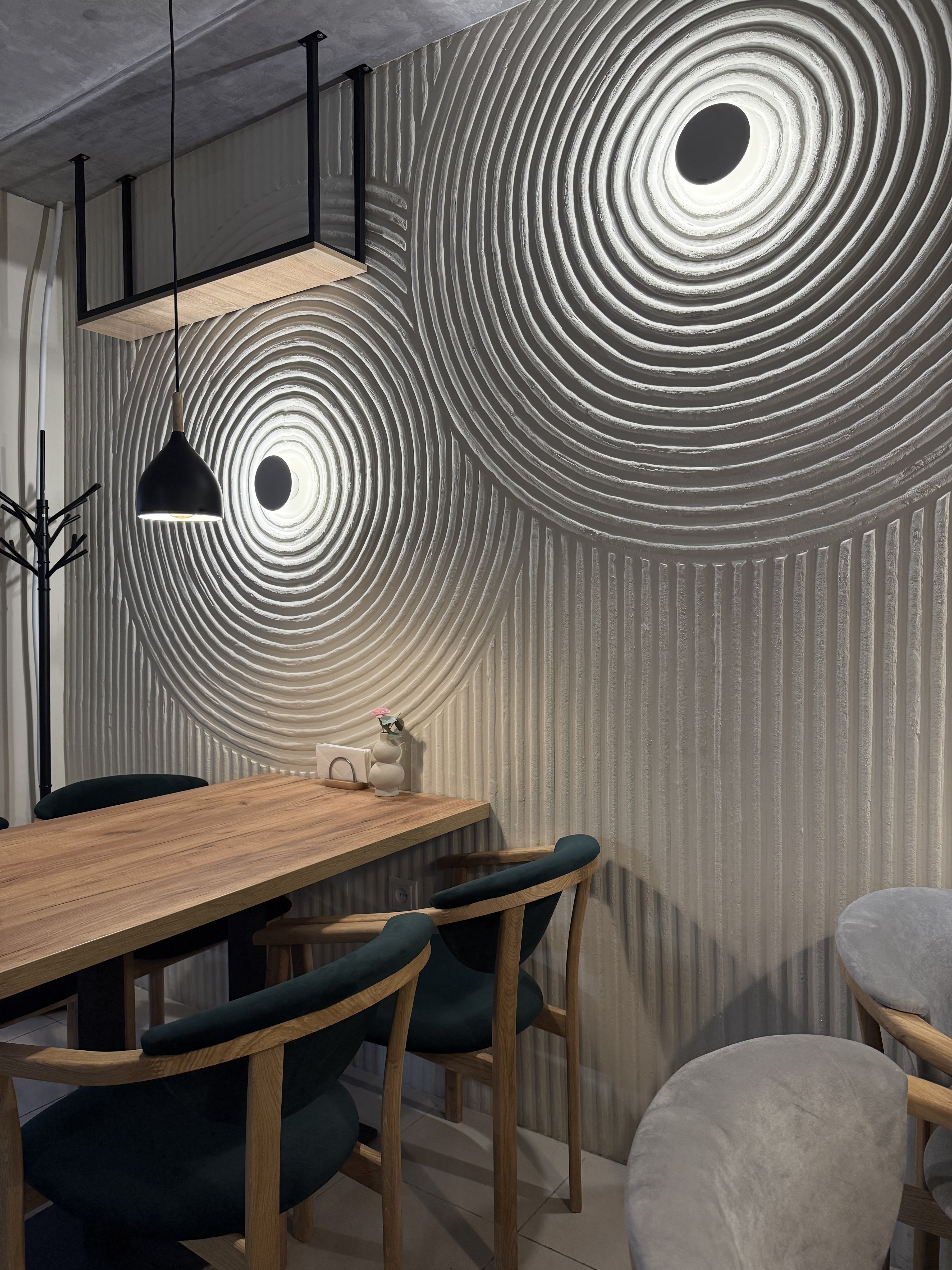 OASIS sushi bar image 1