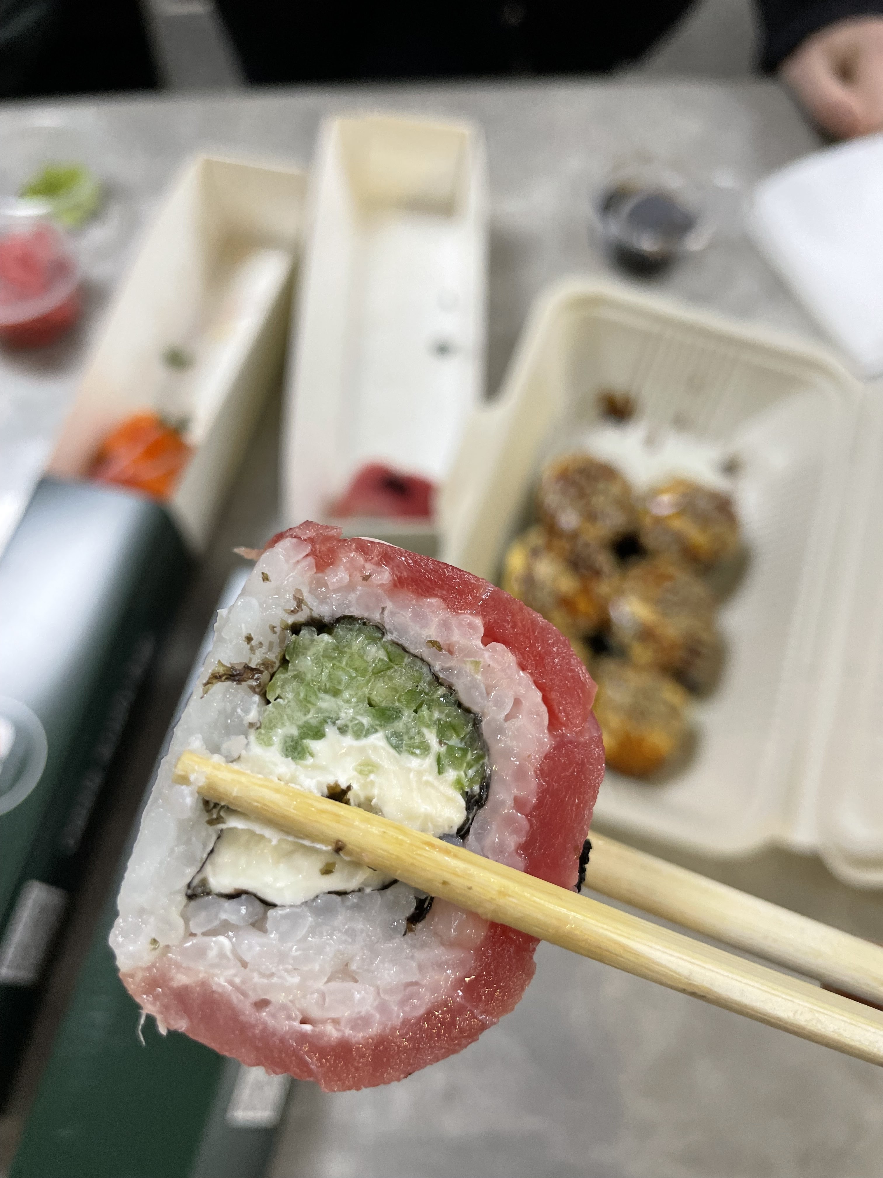 OASIS sushi bar image 6