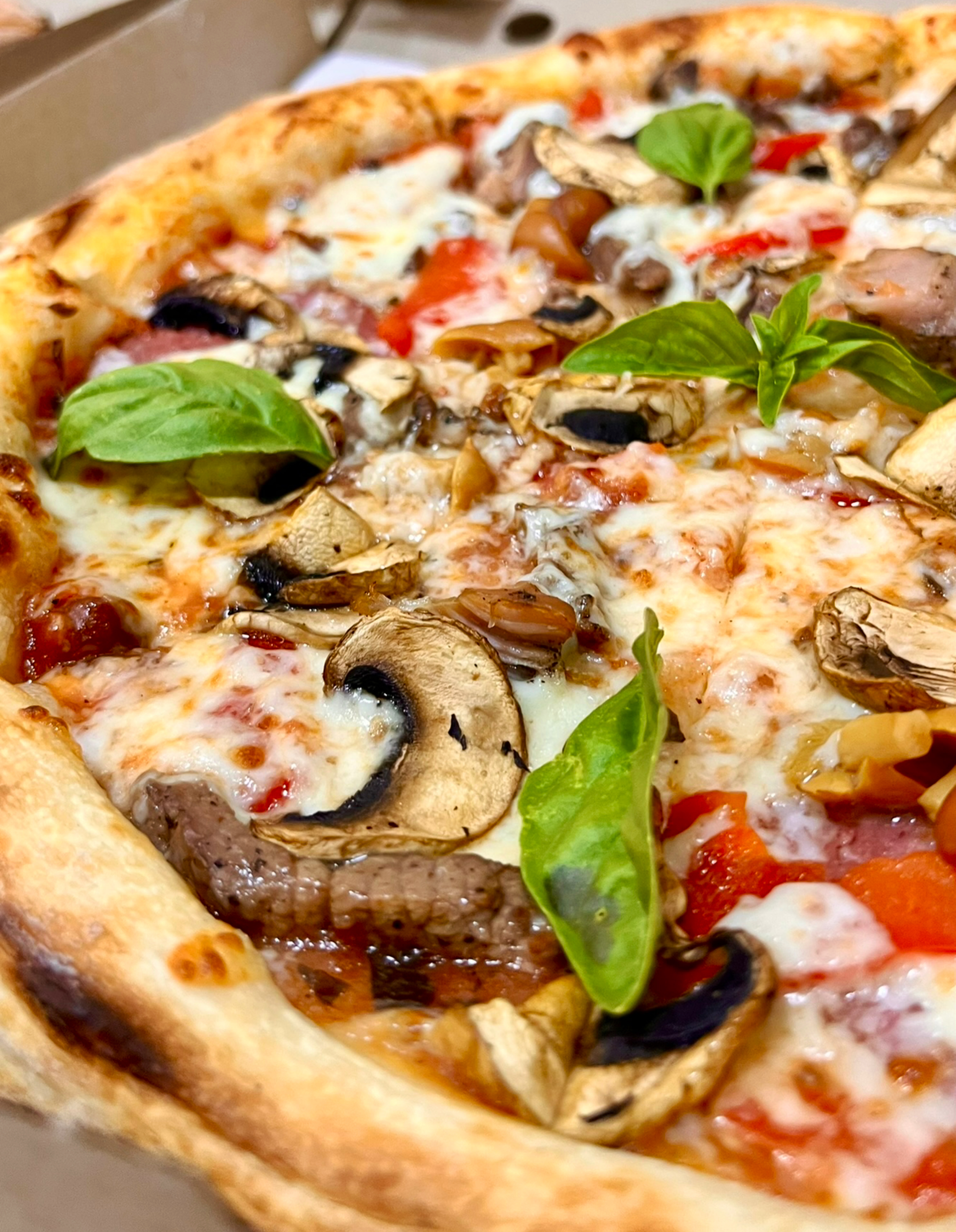 Pitsa I Sushi Z Soboyu image 7