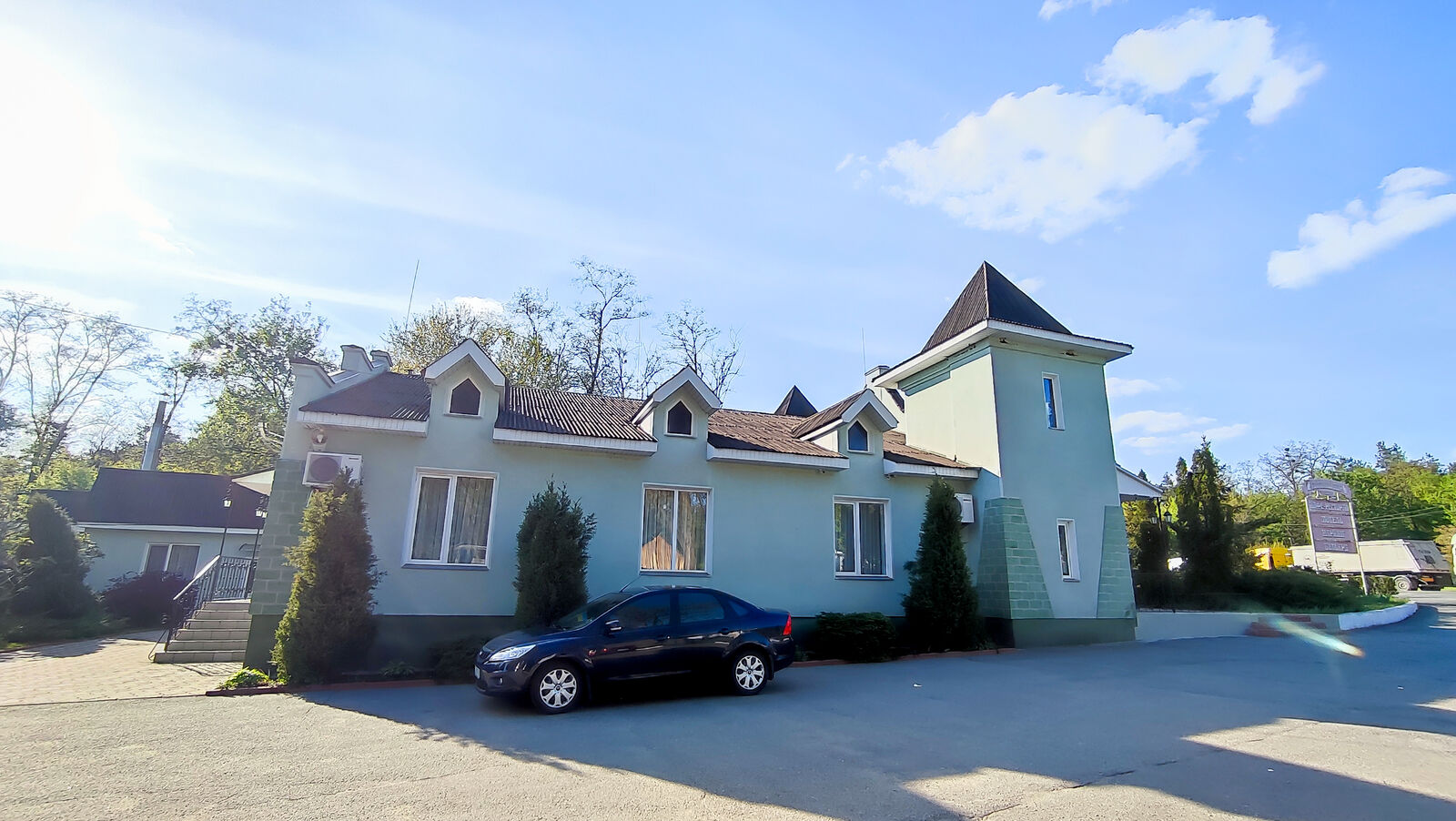Hostynnyi Dvir image 5