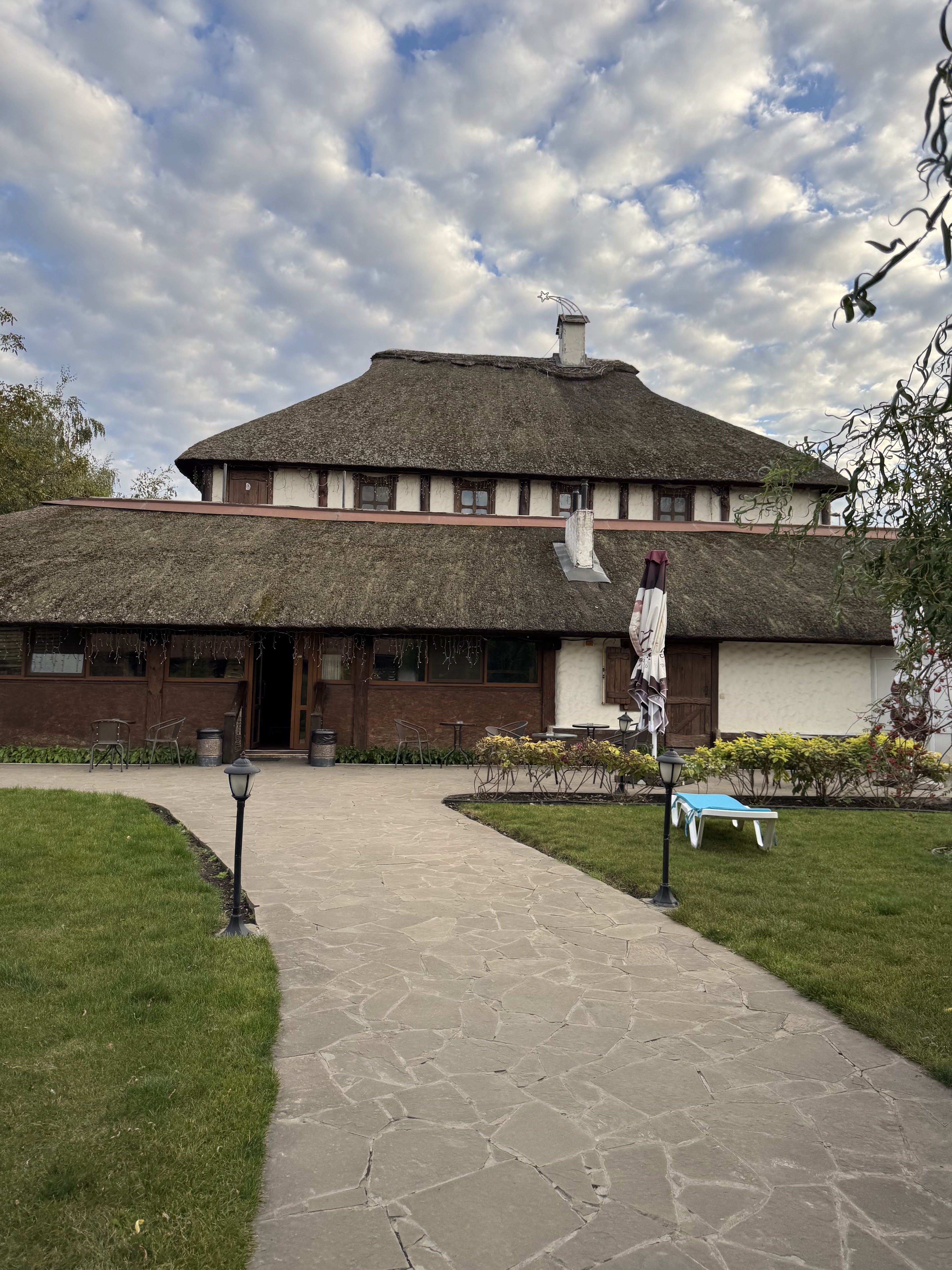 Hulyay Pole Smela, Restoran-Otelʹ-Banya-Chan image 7