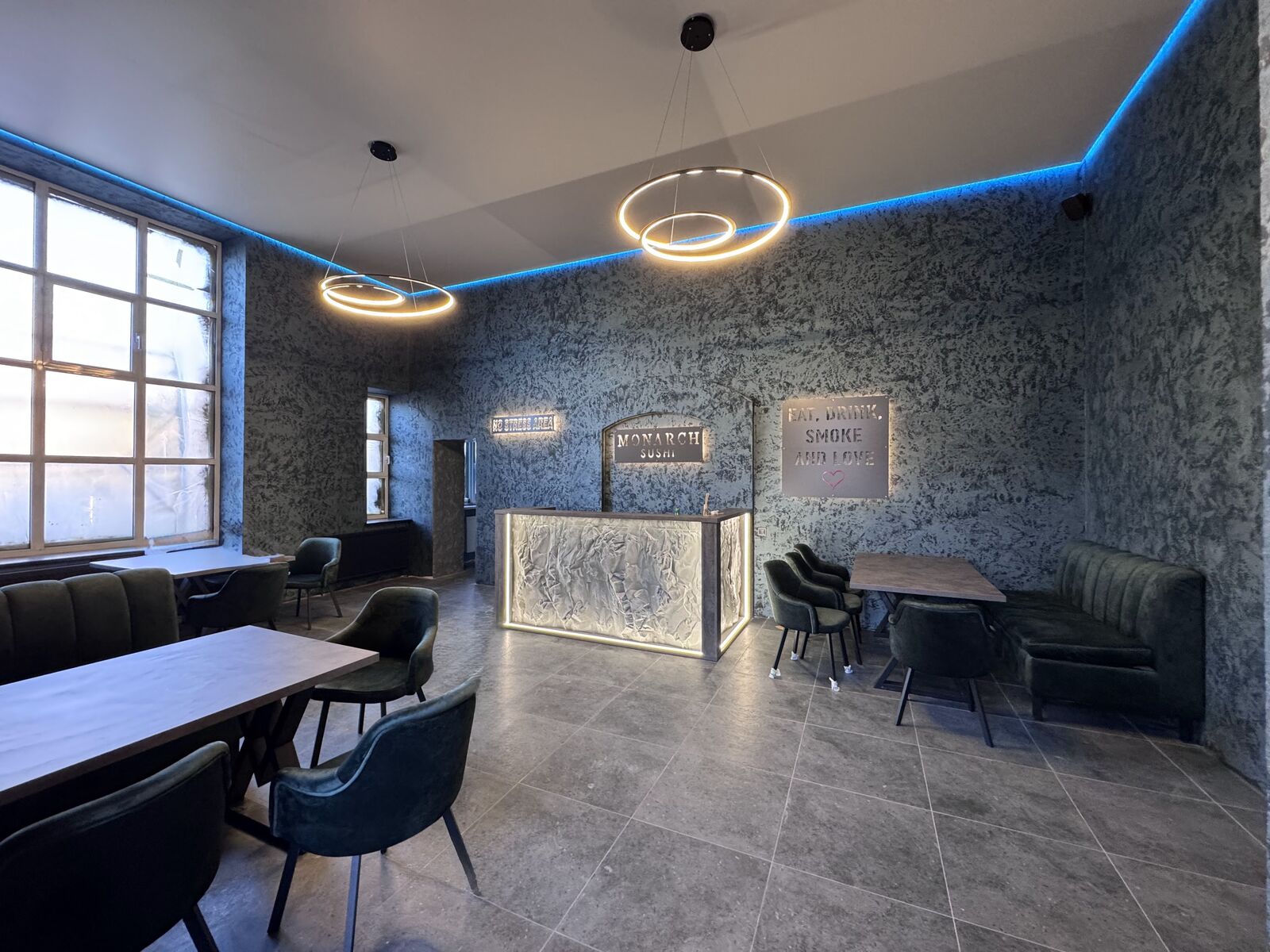 Monarch Lounge Bar image 2