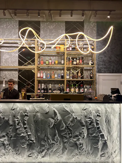 Monarch Lounge Bar image 4