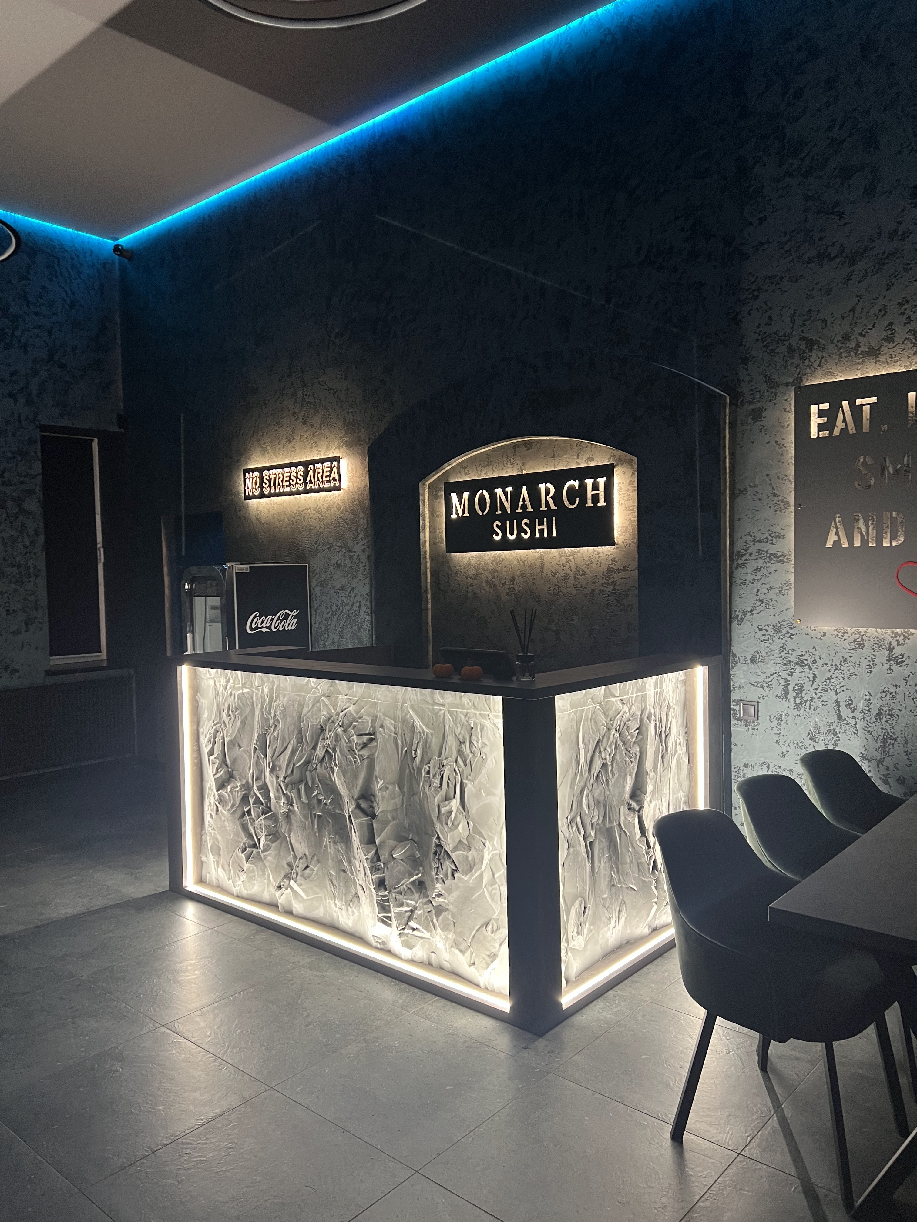 Monarch Lounge Bar image 6