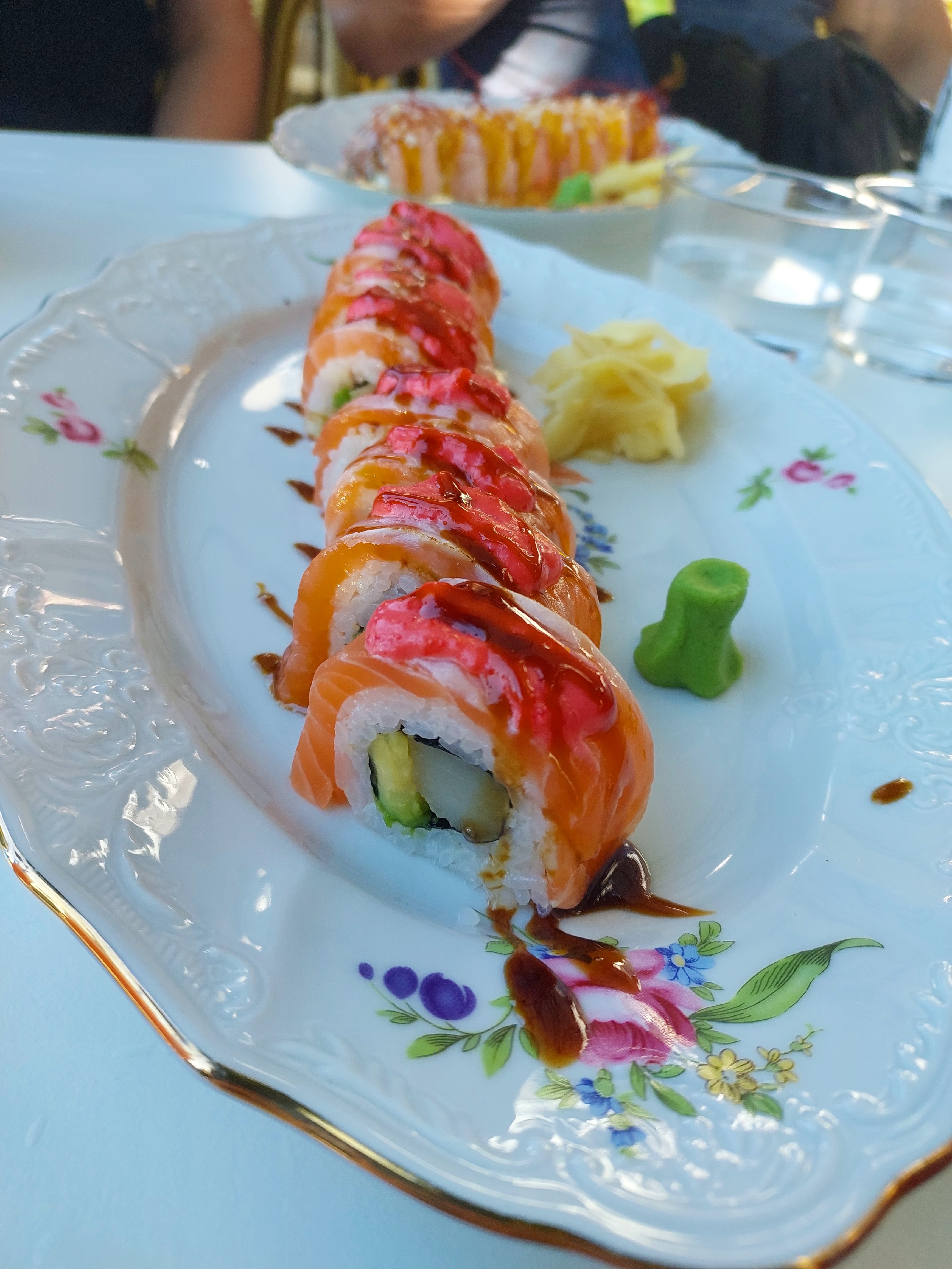 CHICKS ROLLS & DRINKS image 2