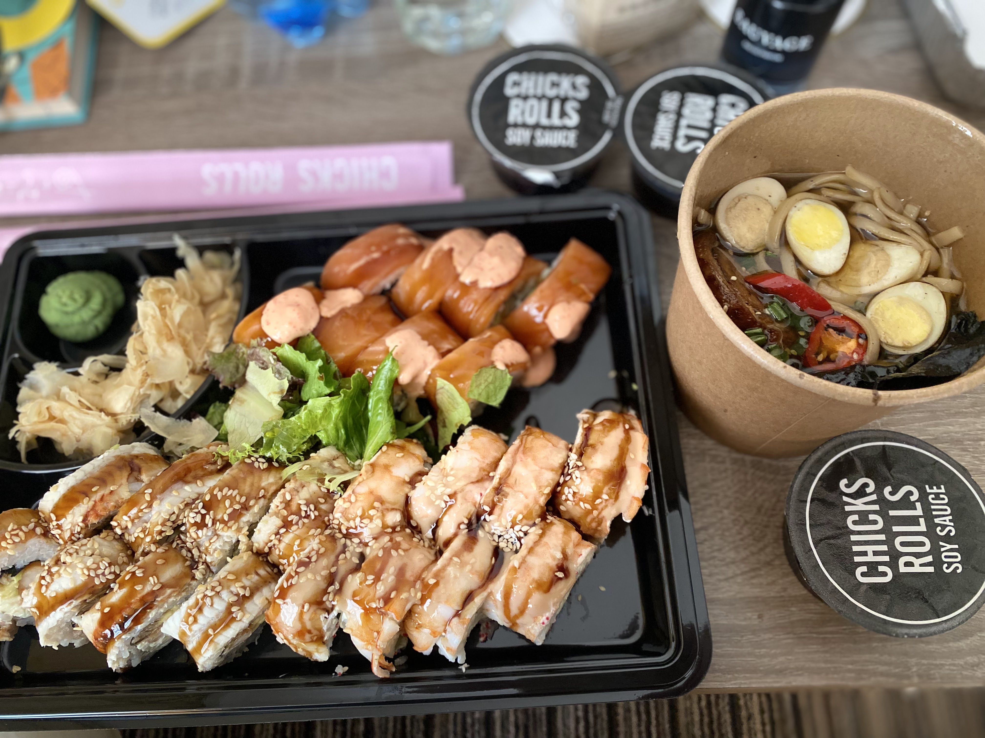 CHICKS ROLLS & DRINKS image 3