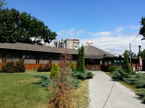 East yard image 3
