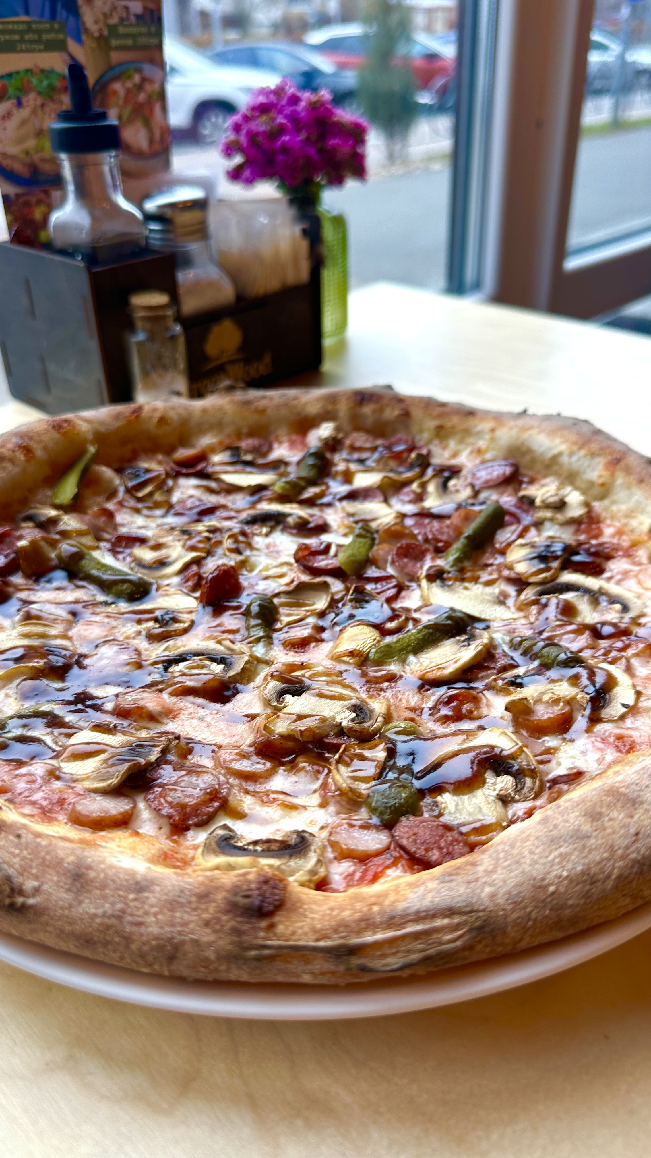 GreenWood pizzeria image 4