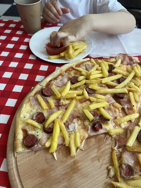 Pizzeria UNO image 6