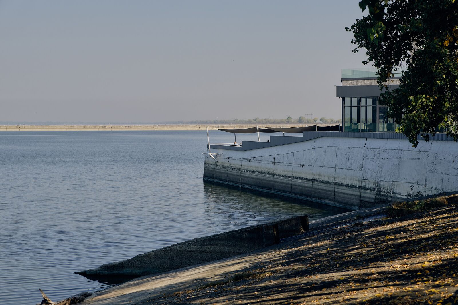 LEVEE image 6