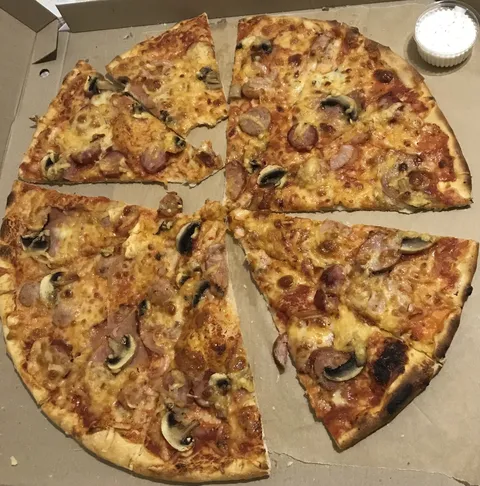 Leo's Pizza image 3