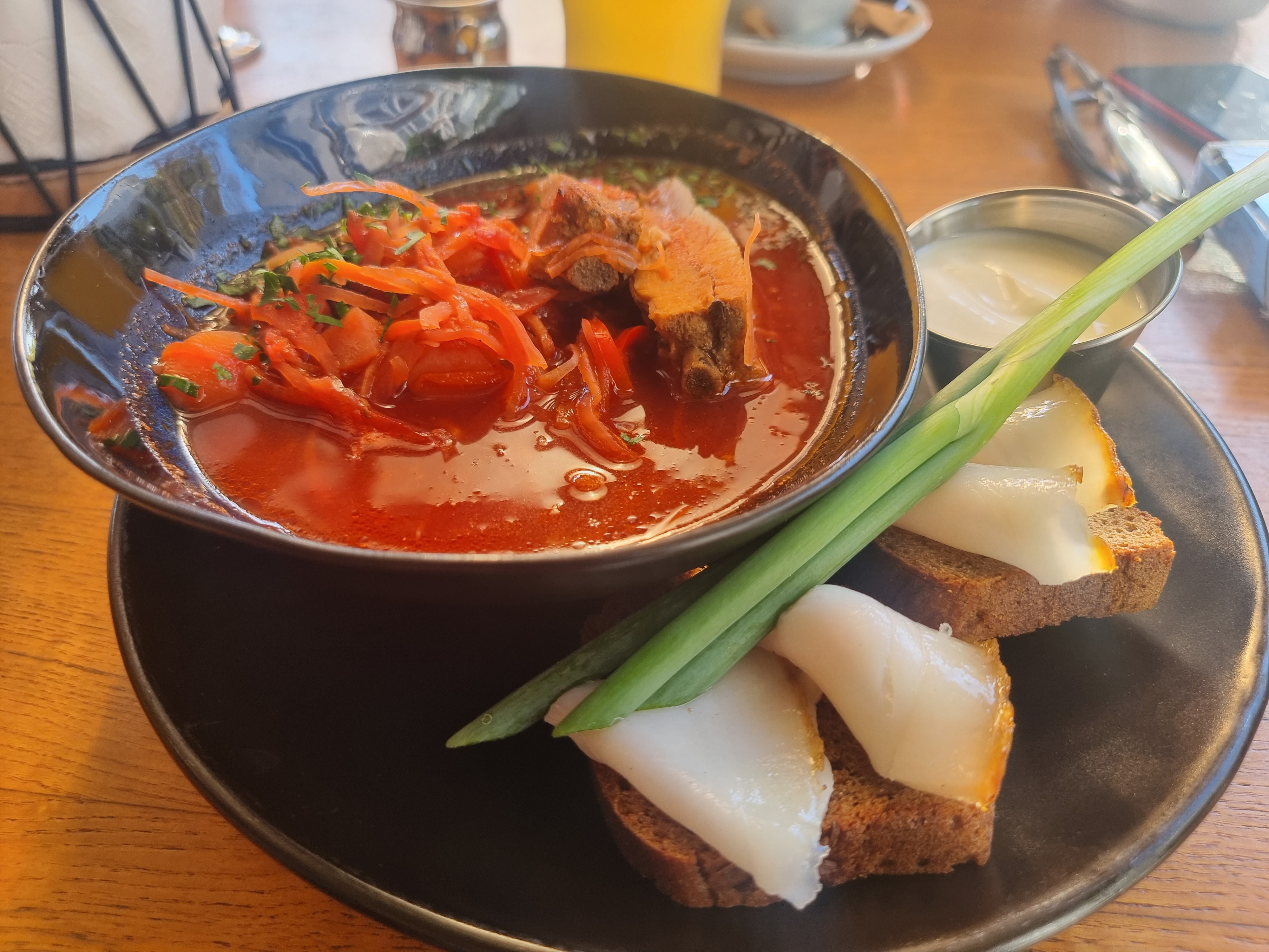 Druzi Ta Vyno image 4