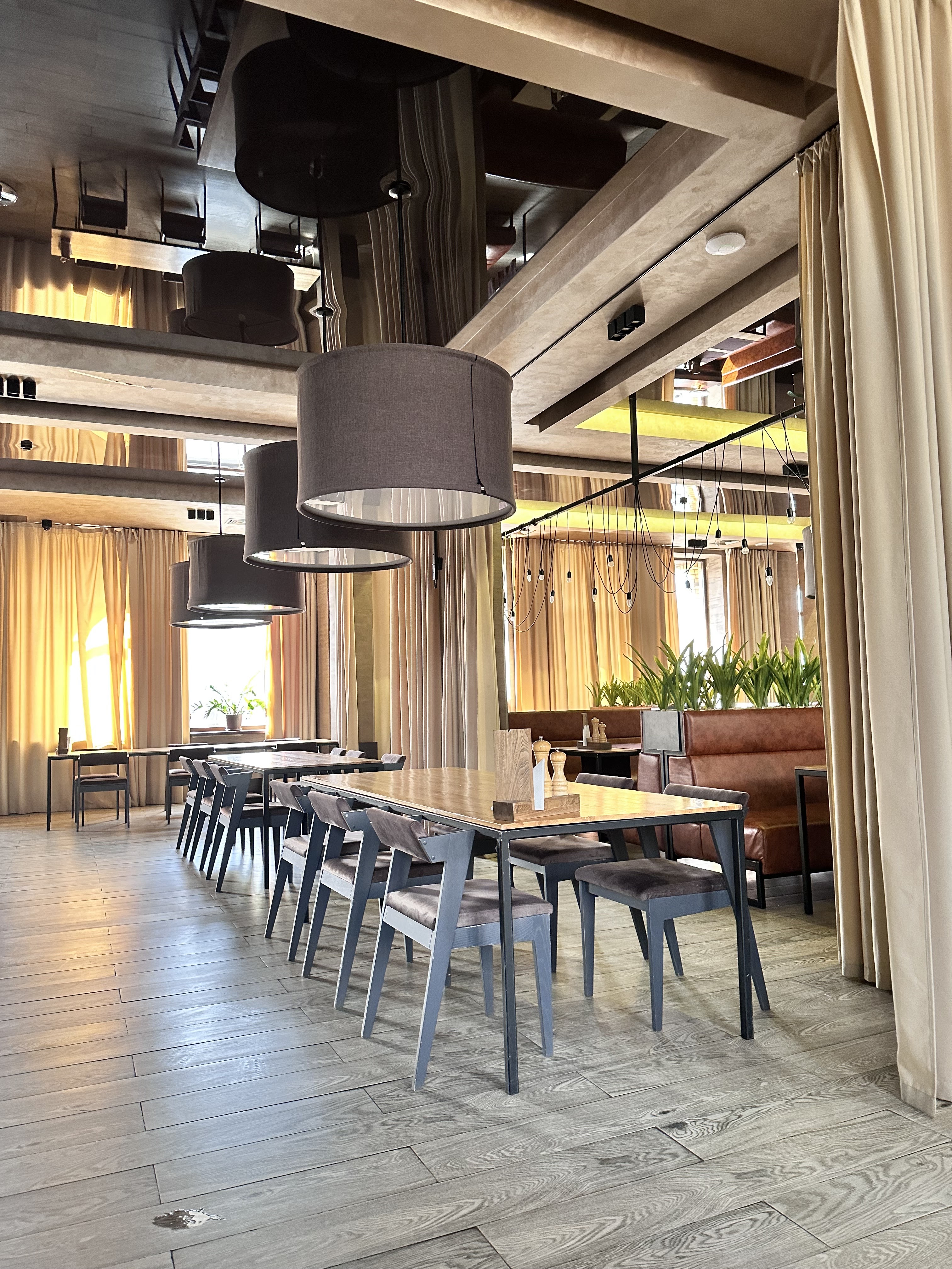 Atmosphere Restaurant image 4