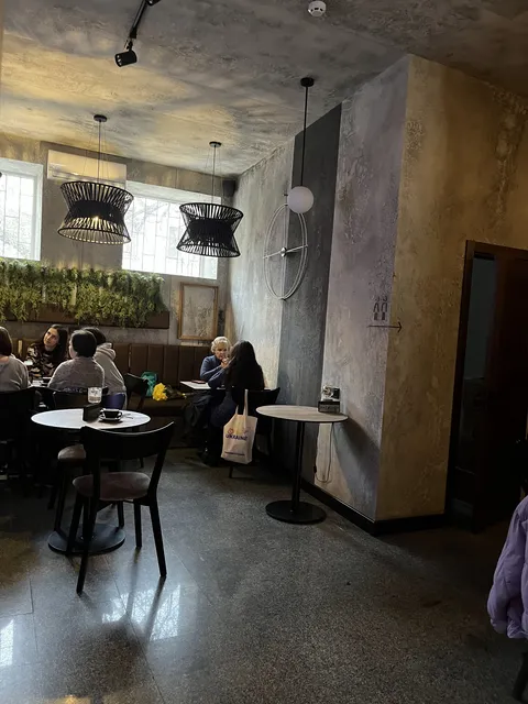 Затишок coffee bar image 7