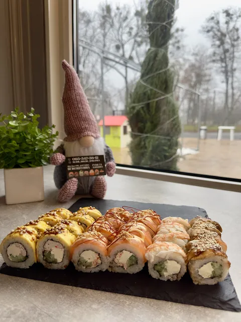 Sushi House image 2