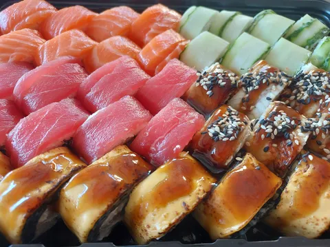 Yummy sushi image 1