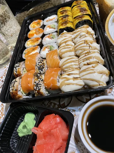 Yummy sushi image 3