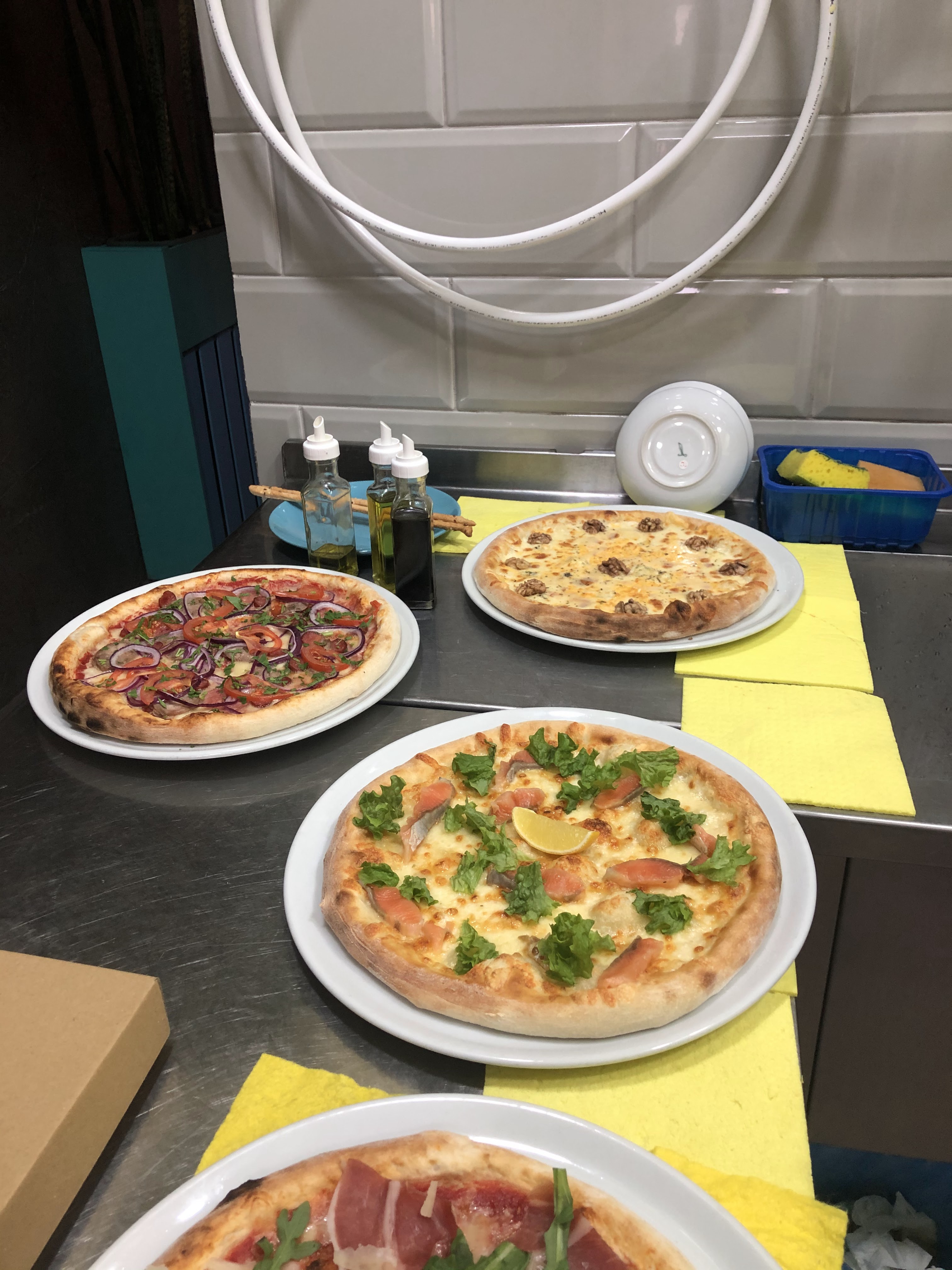 Bazilio pizzeria image 2