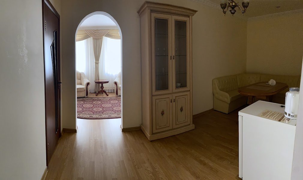 The restaurant "White Royal" image 6