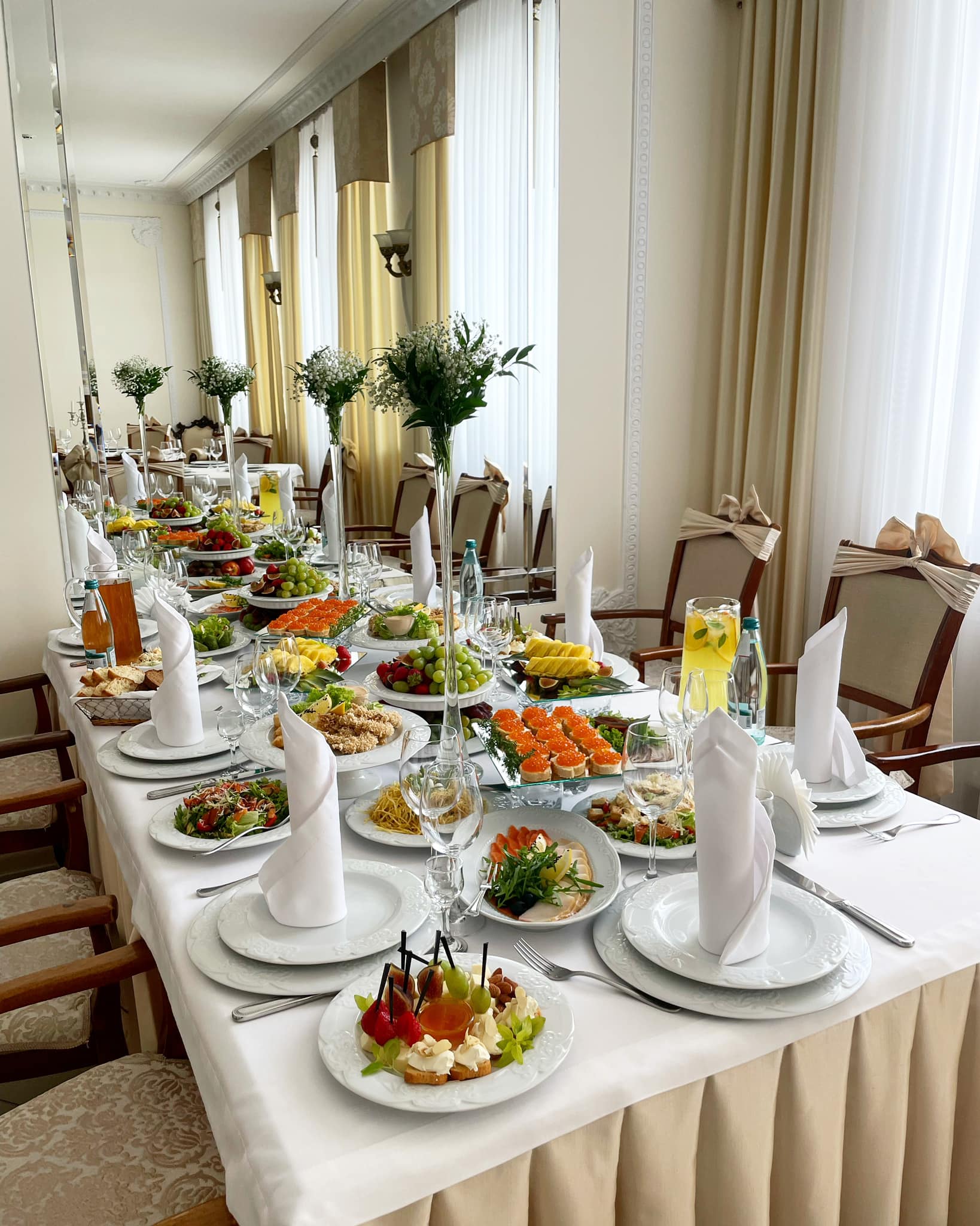 The restaurant "White Royal" image 8