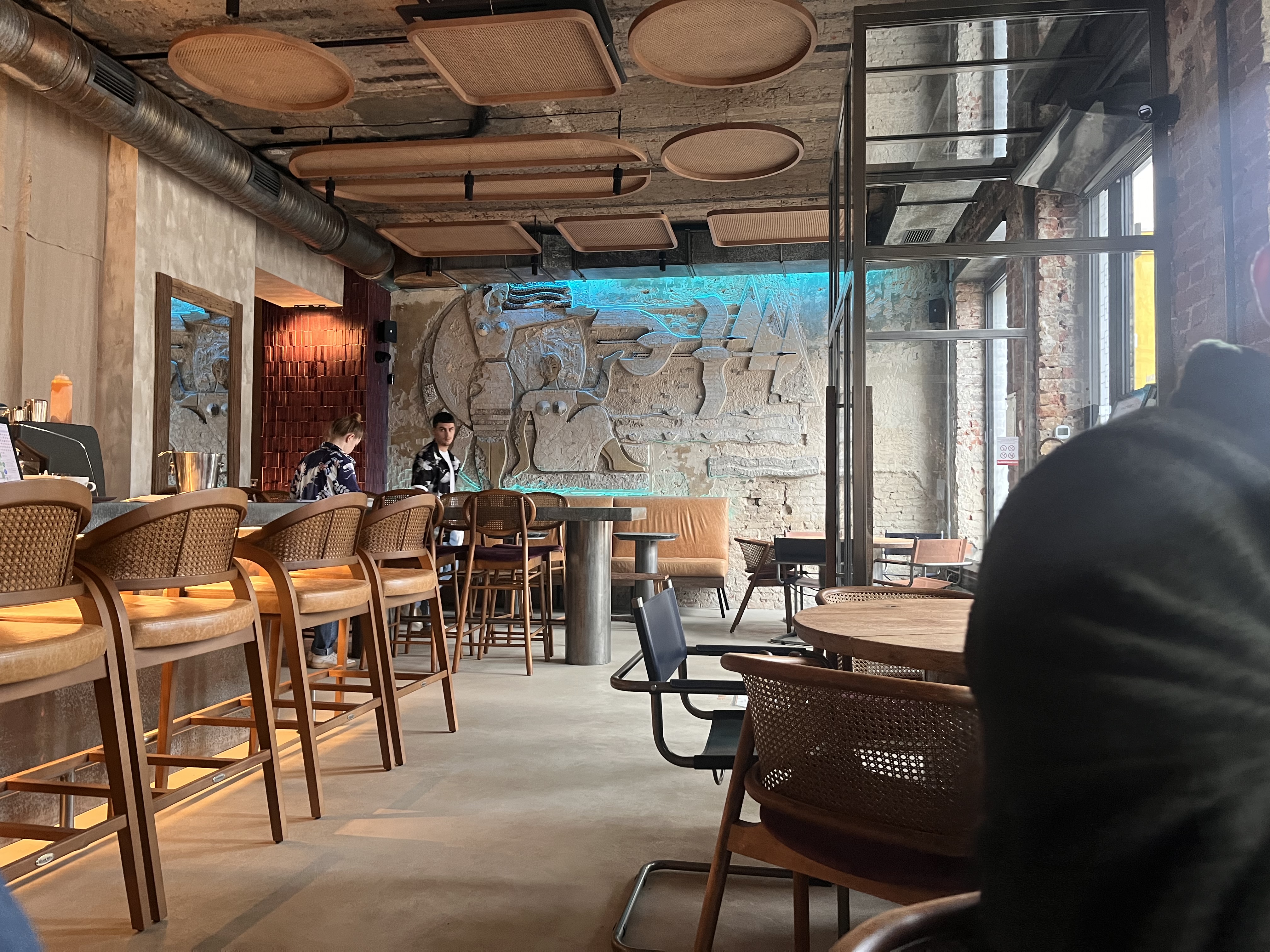 SHI SHI Asian bistro image 1