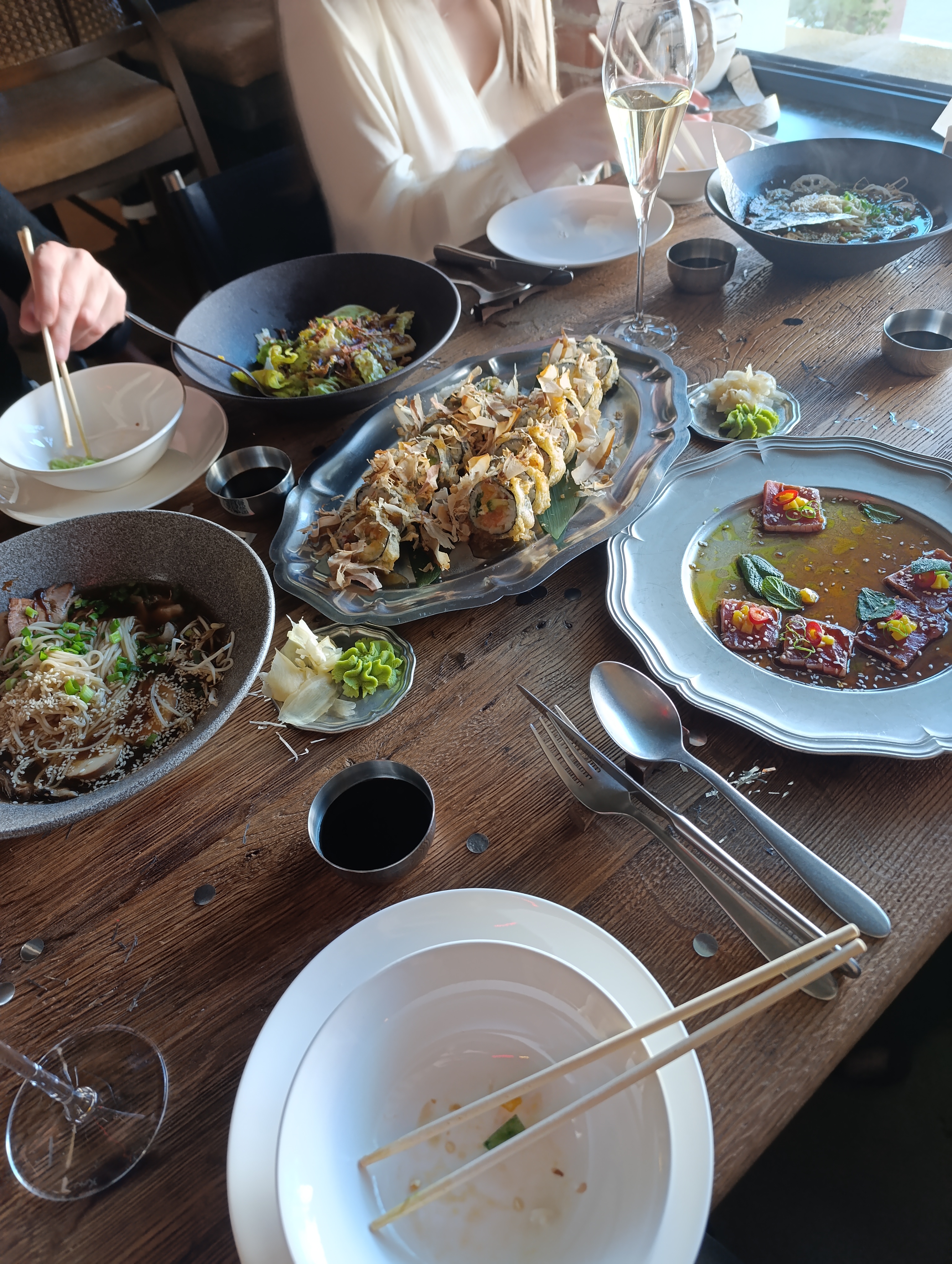 SHI SHI Asian bistro image 6