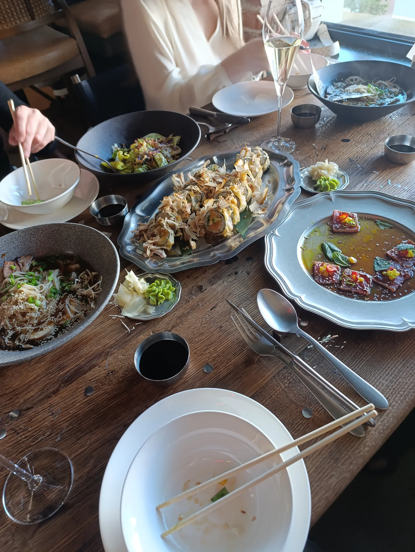 SHI SHI Asian bistro image 6