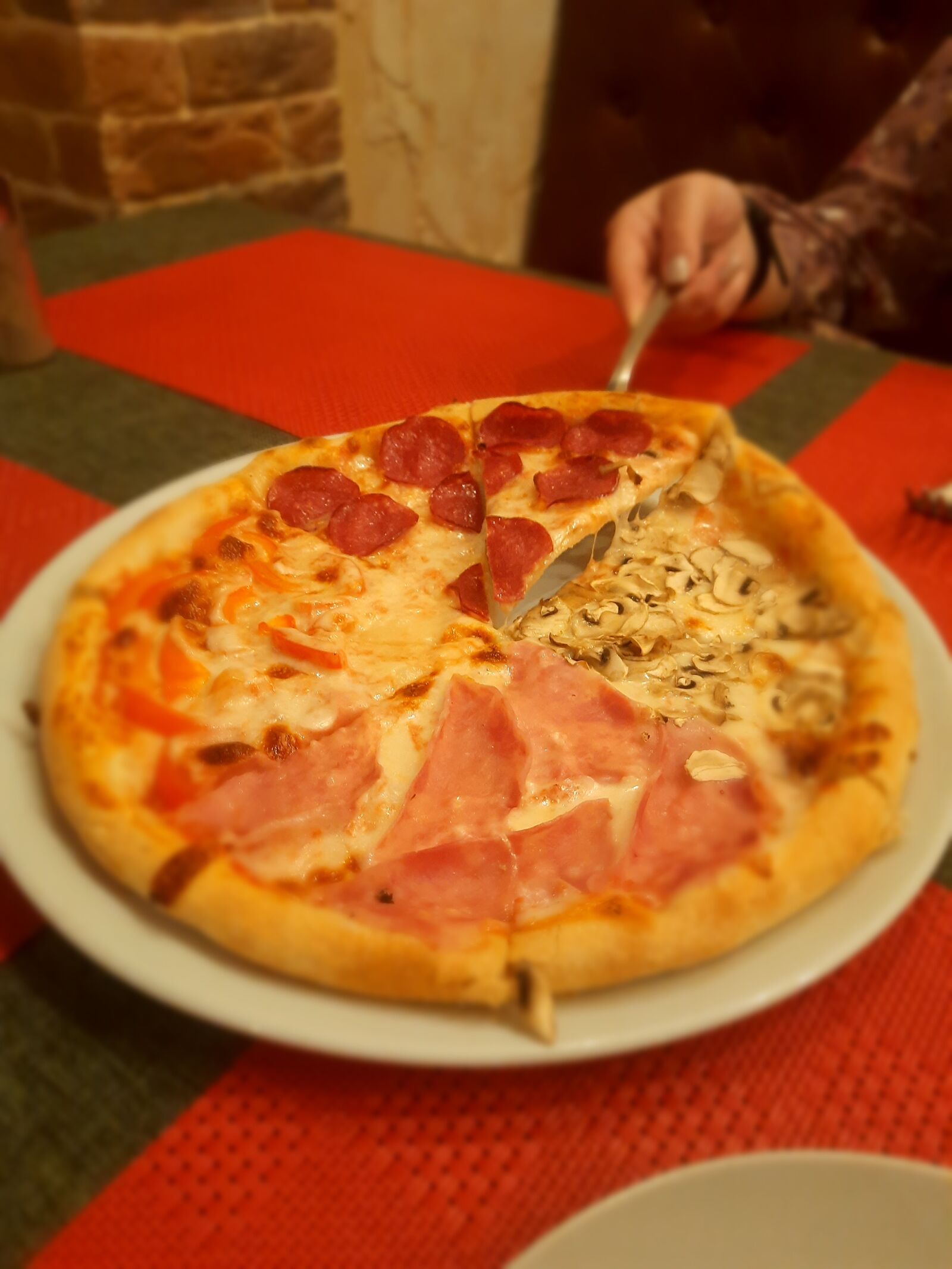 Alfonso pizzeria image 4