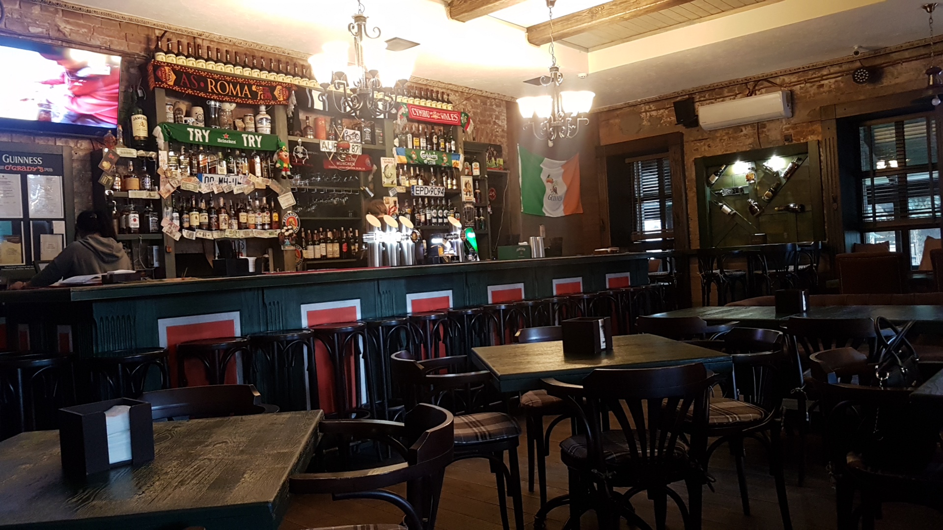 Irish Pub O'GRADY'S image 7