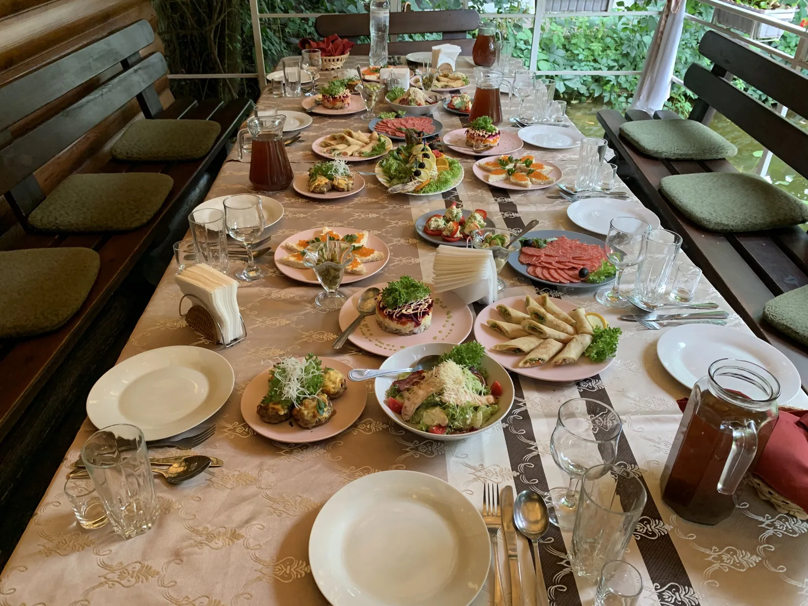 Taverna image 2