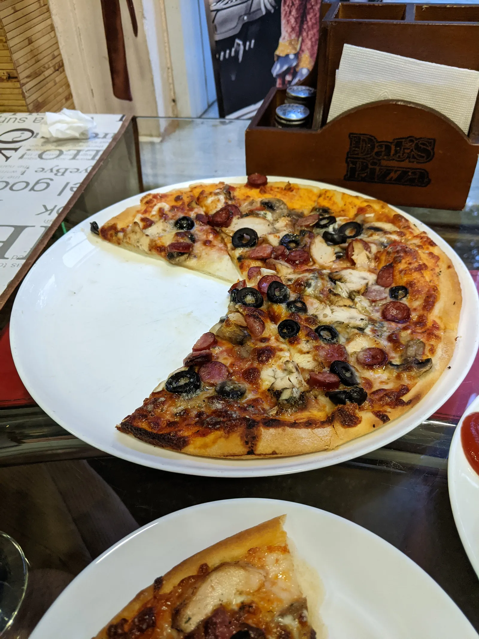 dat's pizza image 3