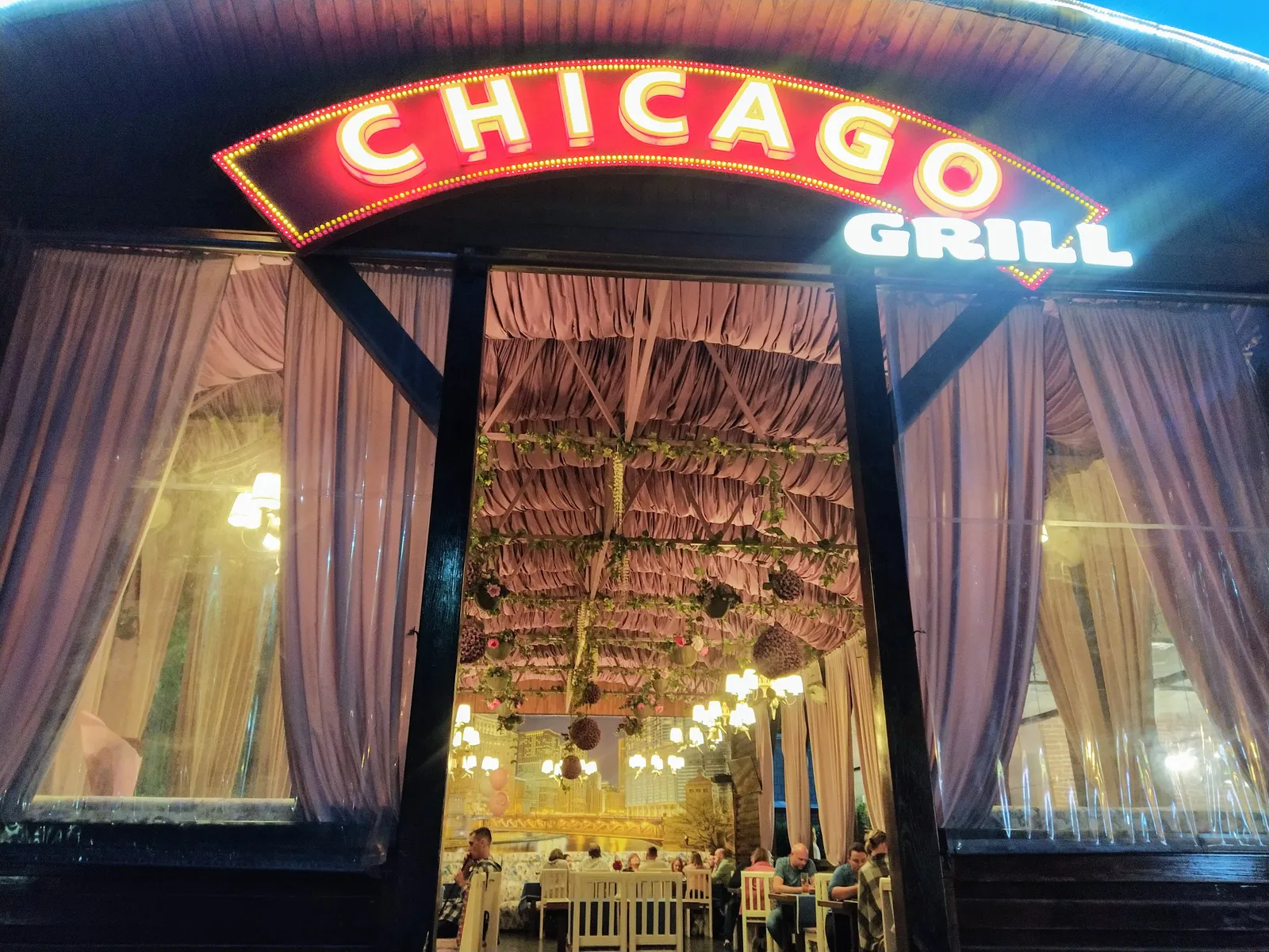 CHICAGO-GRILL image 6