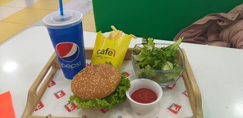 cafe F1 image 8