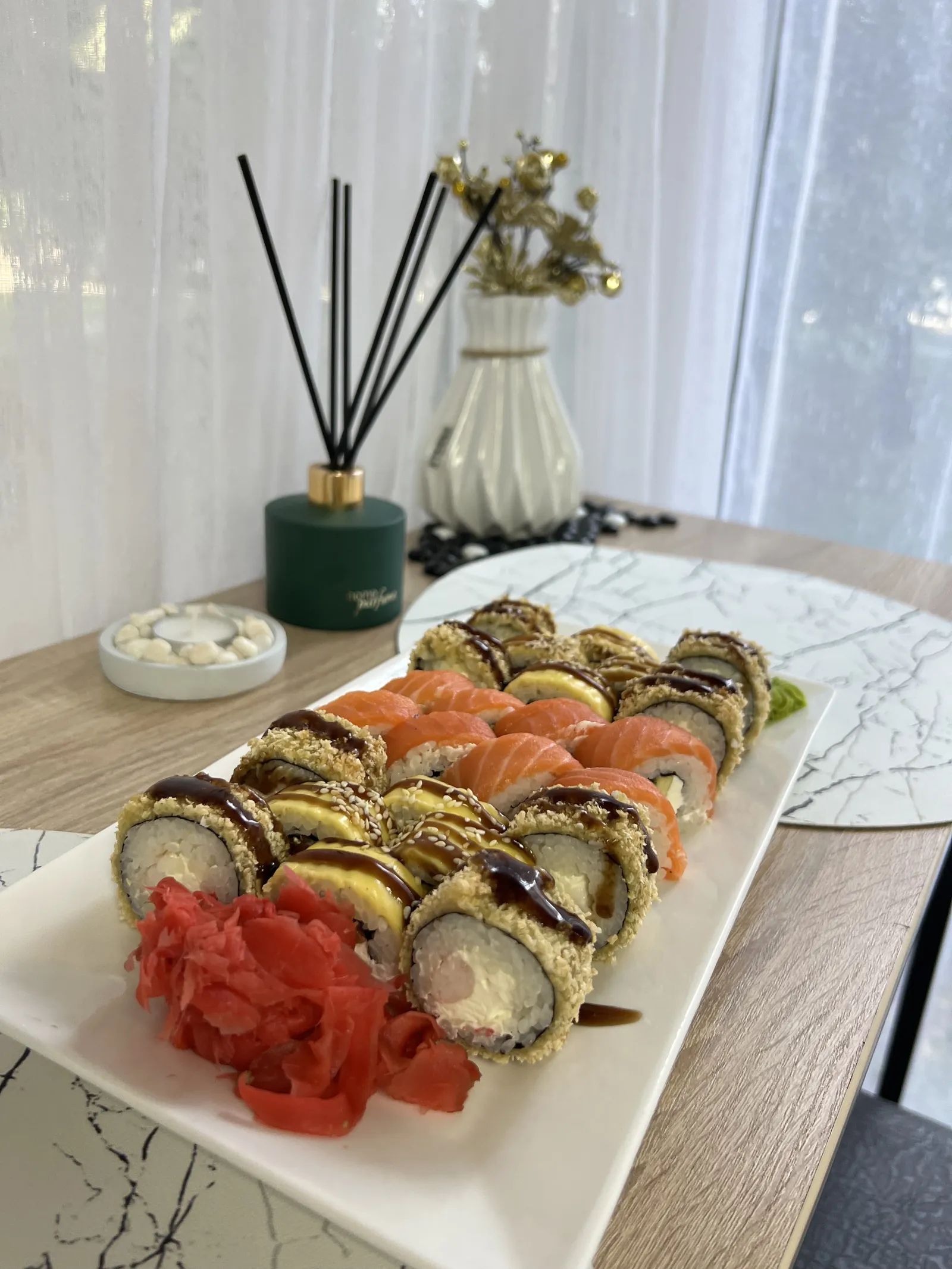 Vikitoria sushi & pizza image 6
