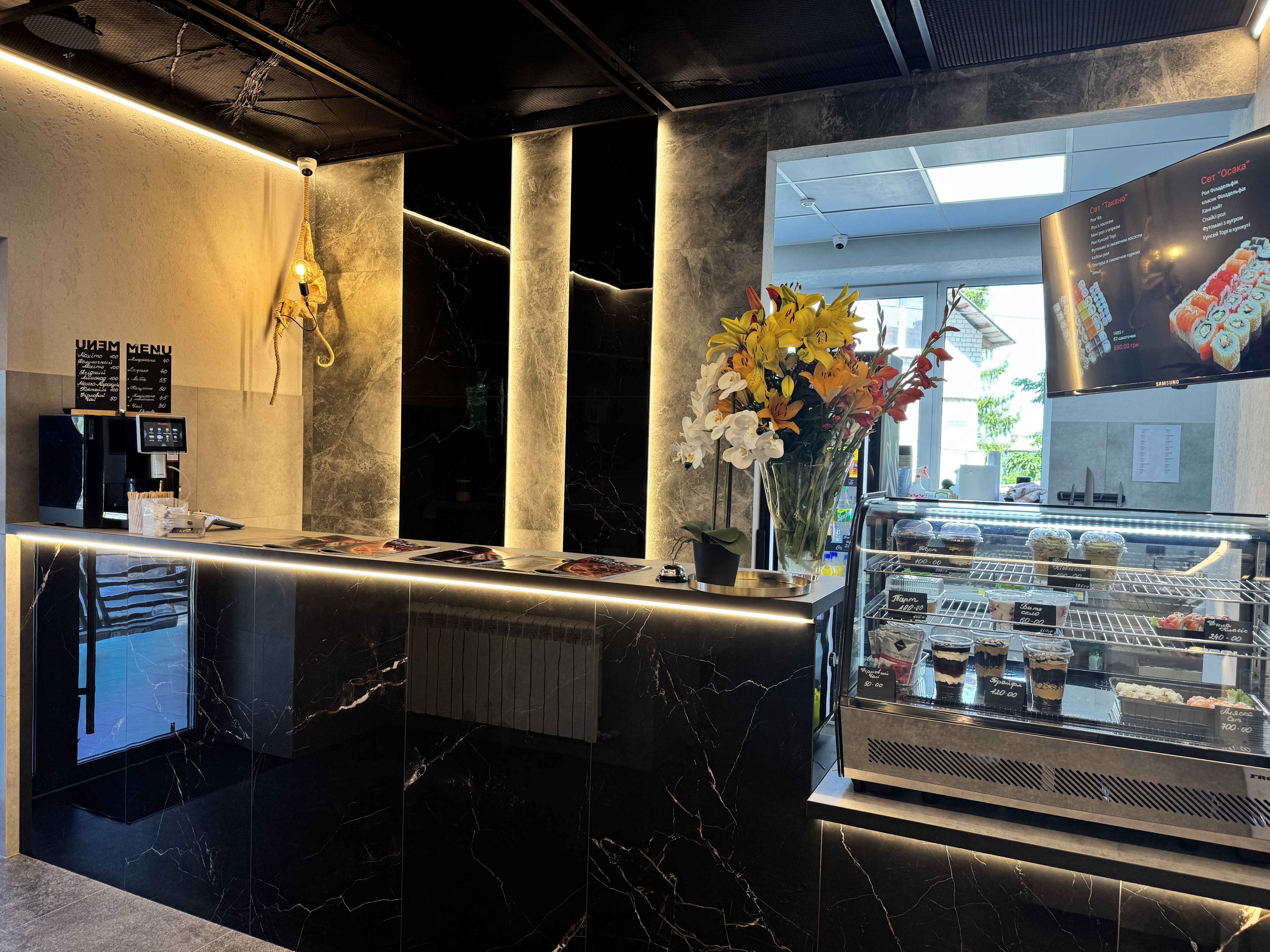 OK Cafe pizza & sushi image 5