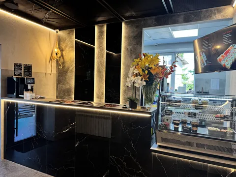 OK Cafe pizza & sushi image 5
