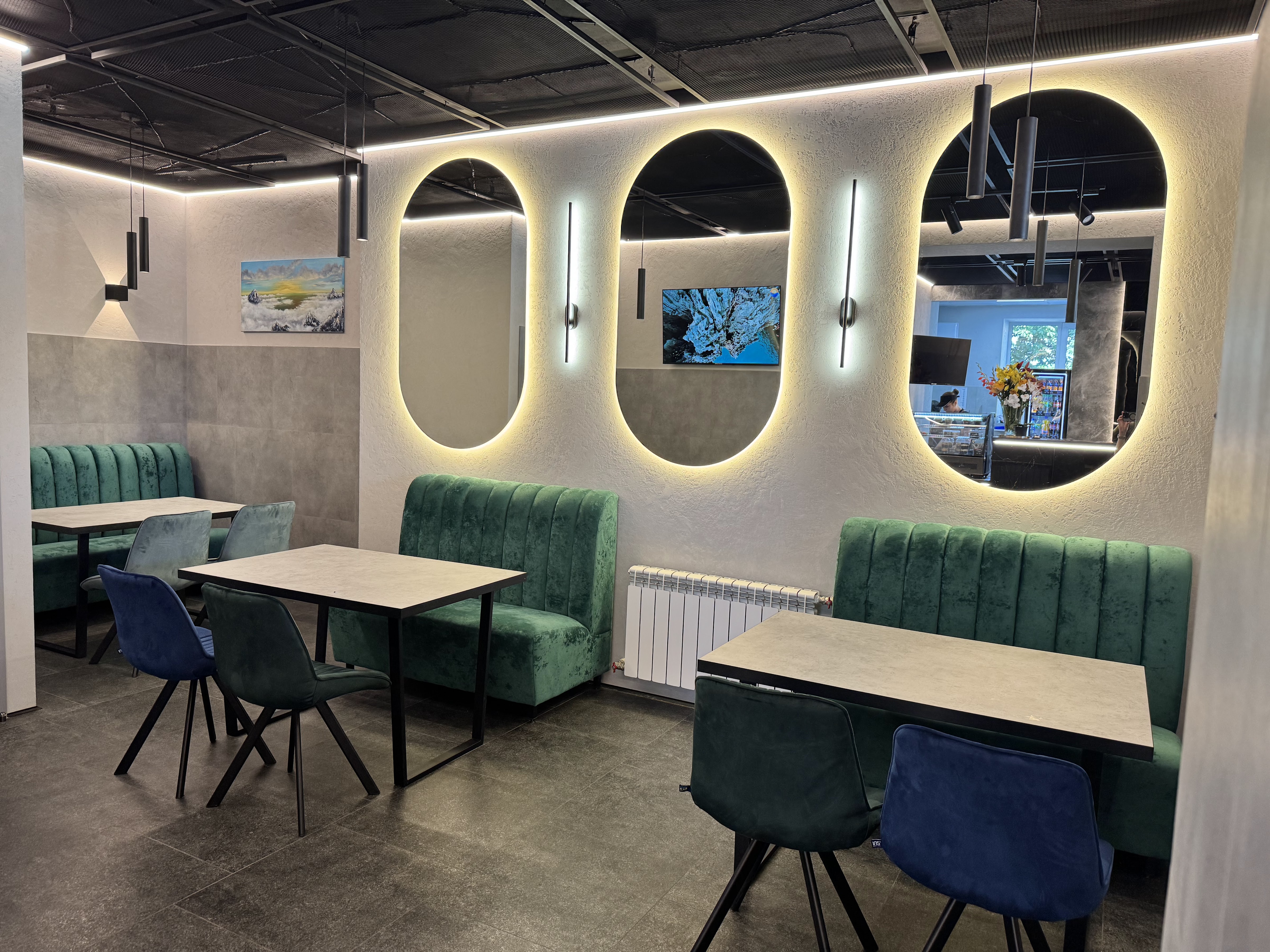 OK Cafe pizza & sushi image 7